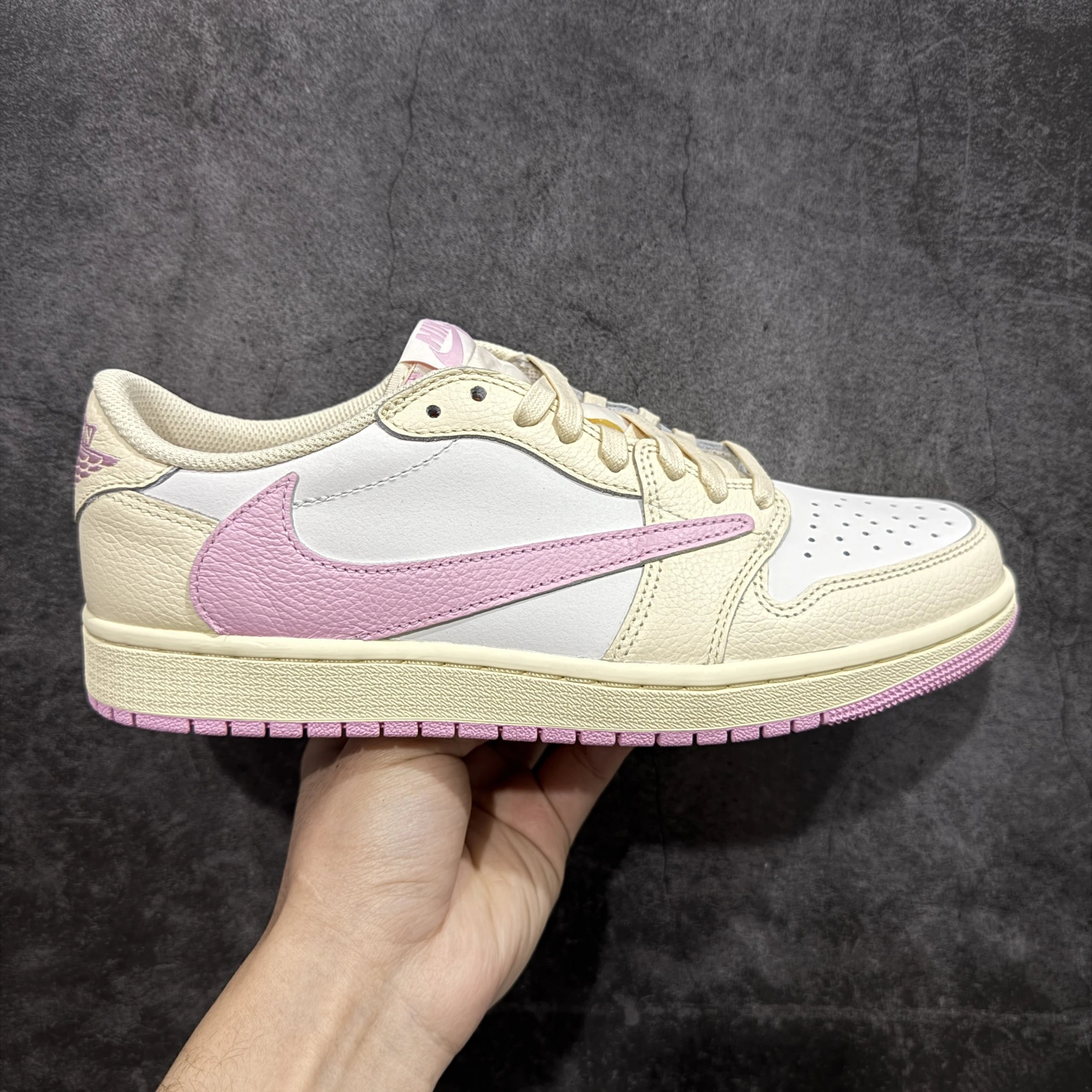 IQ7604-100 Pink