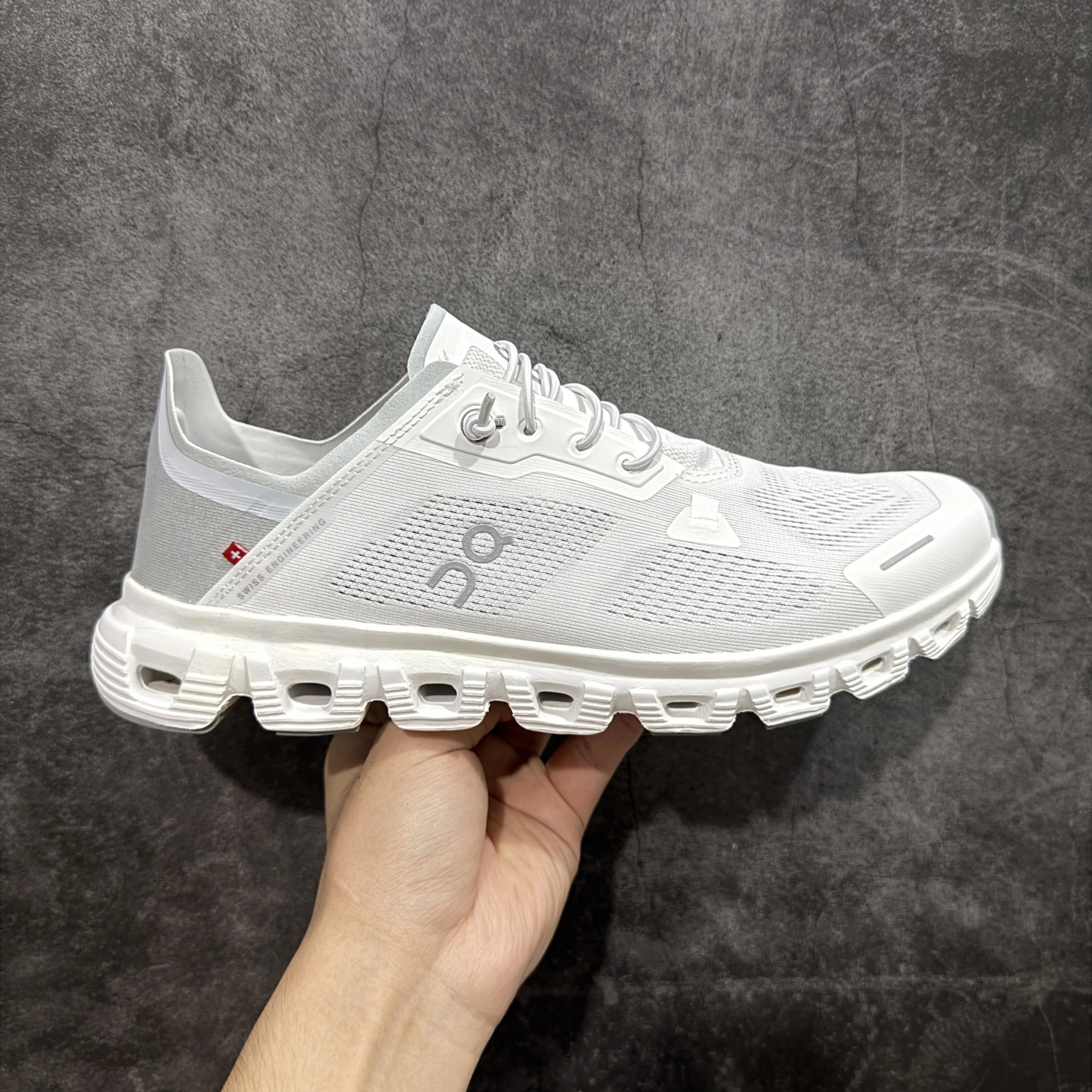 Cloud6 white gray
