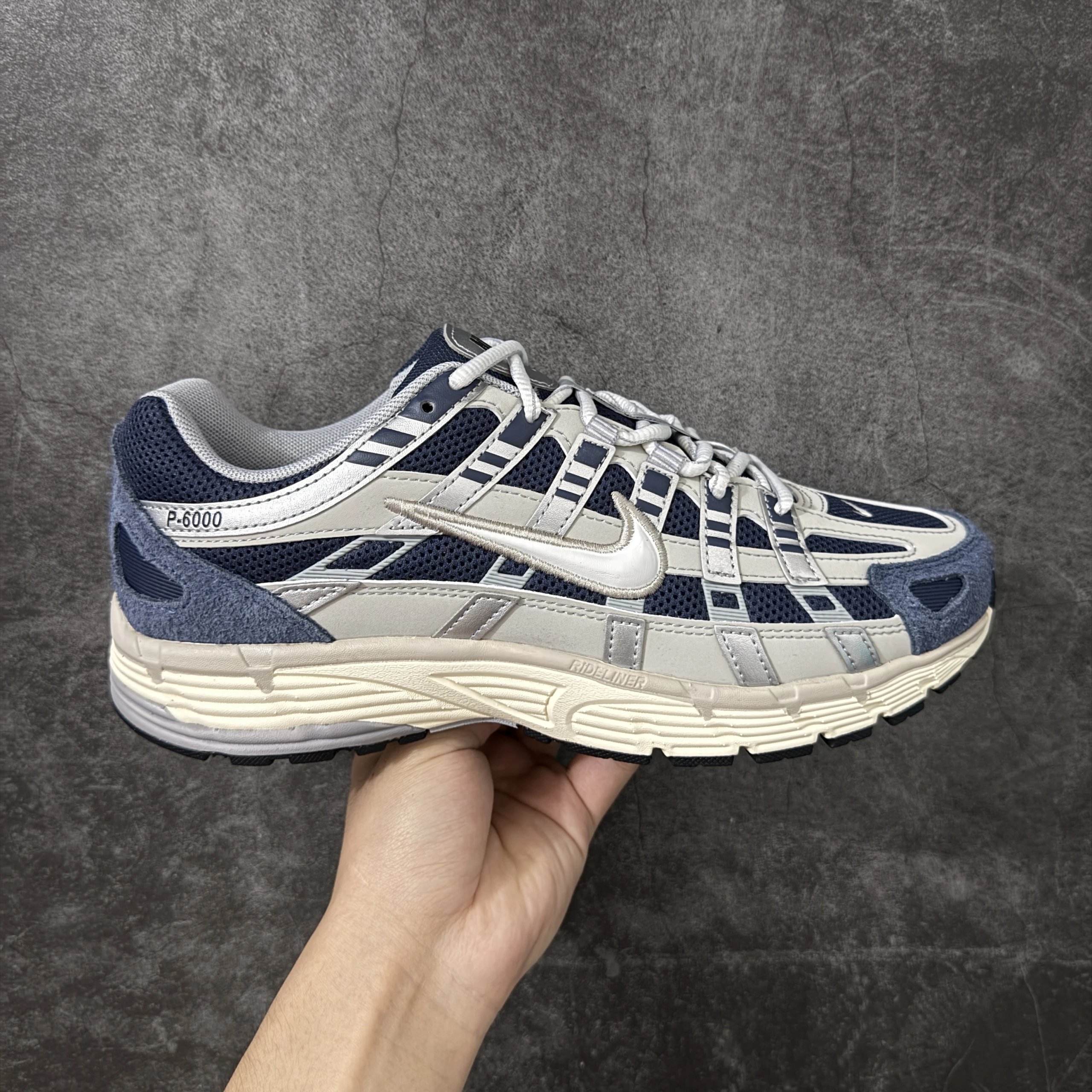 IU7549-400 meters white blue