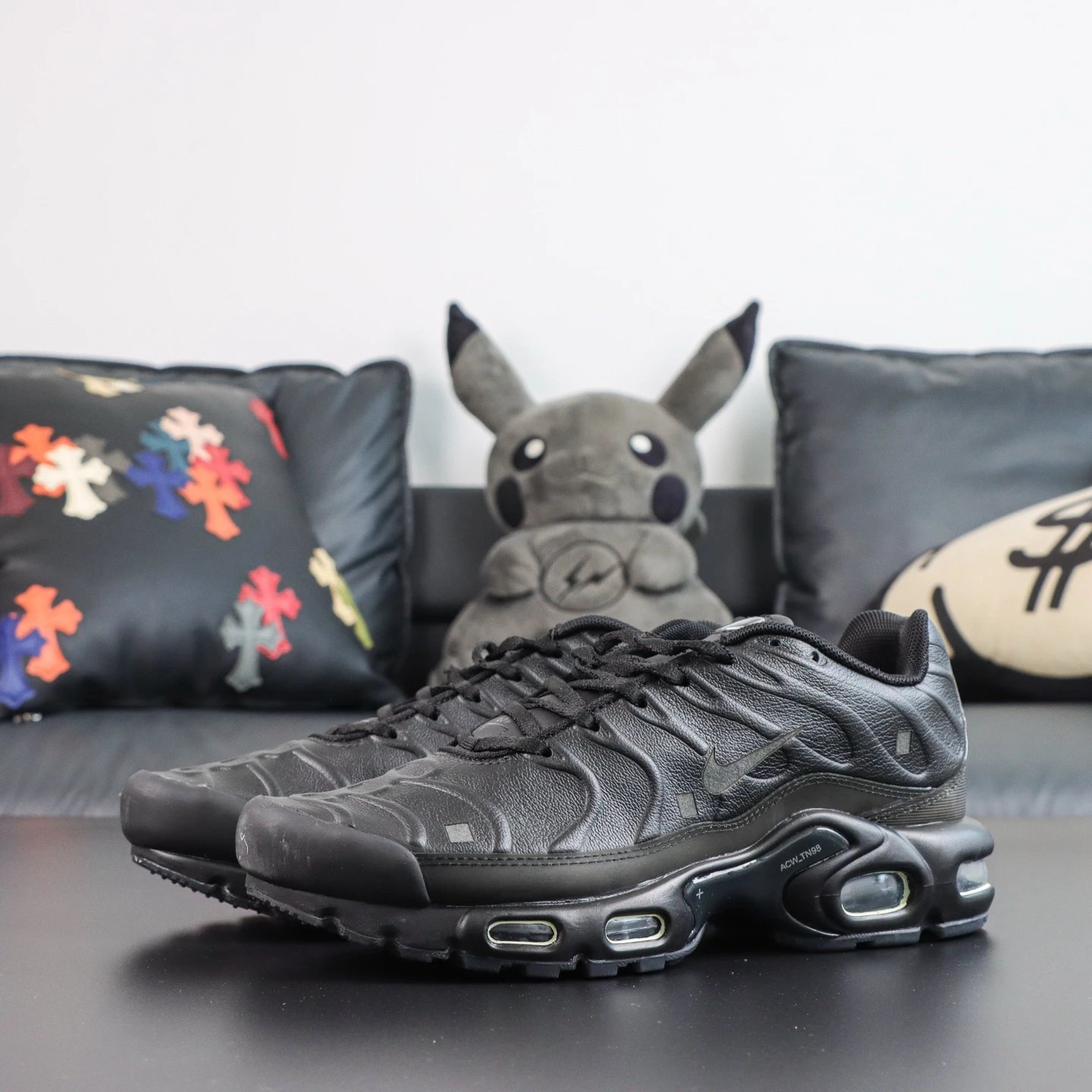 FD7855-001 Black