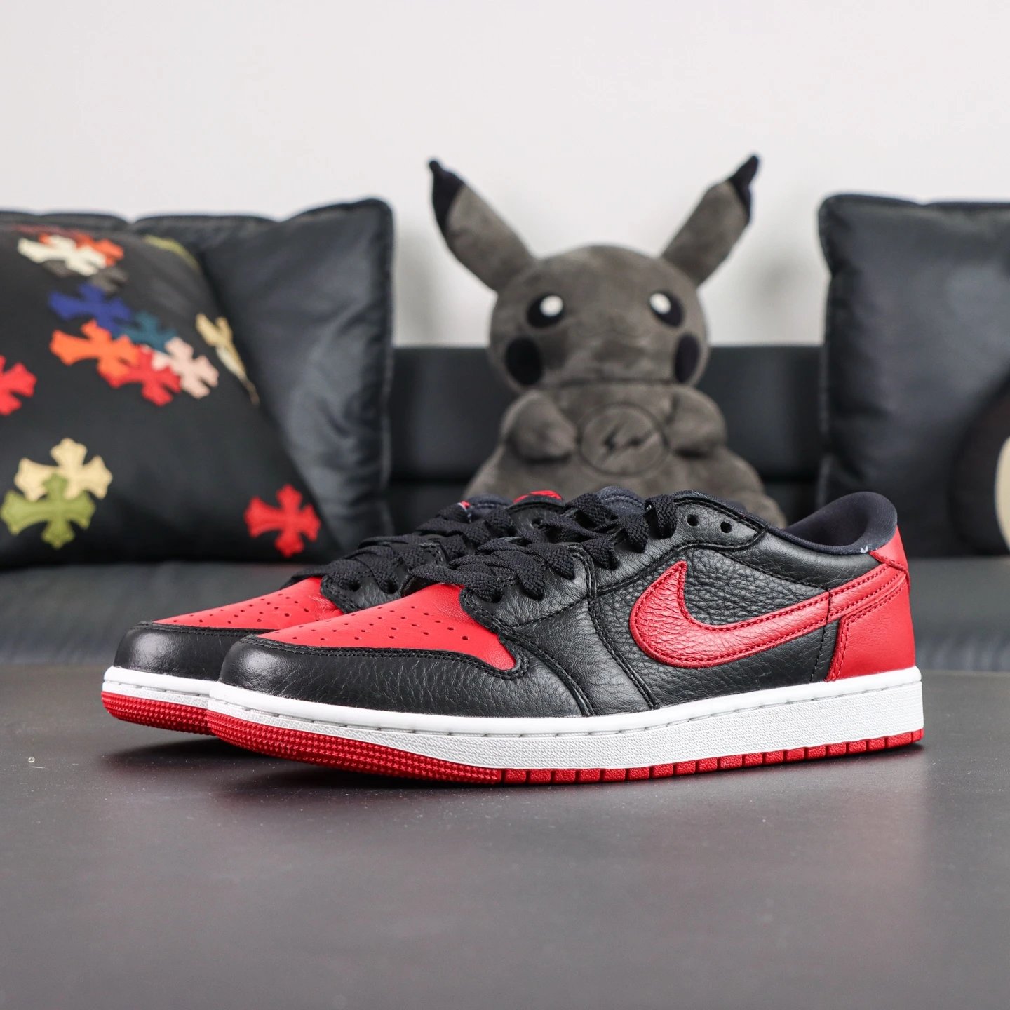 IW6276-001 Black Red Low-Top