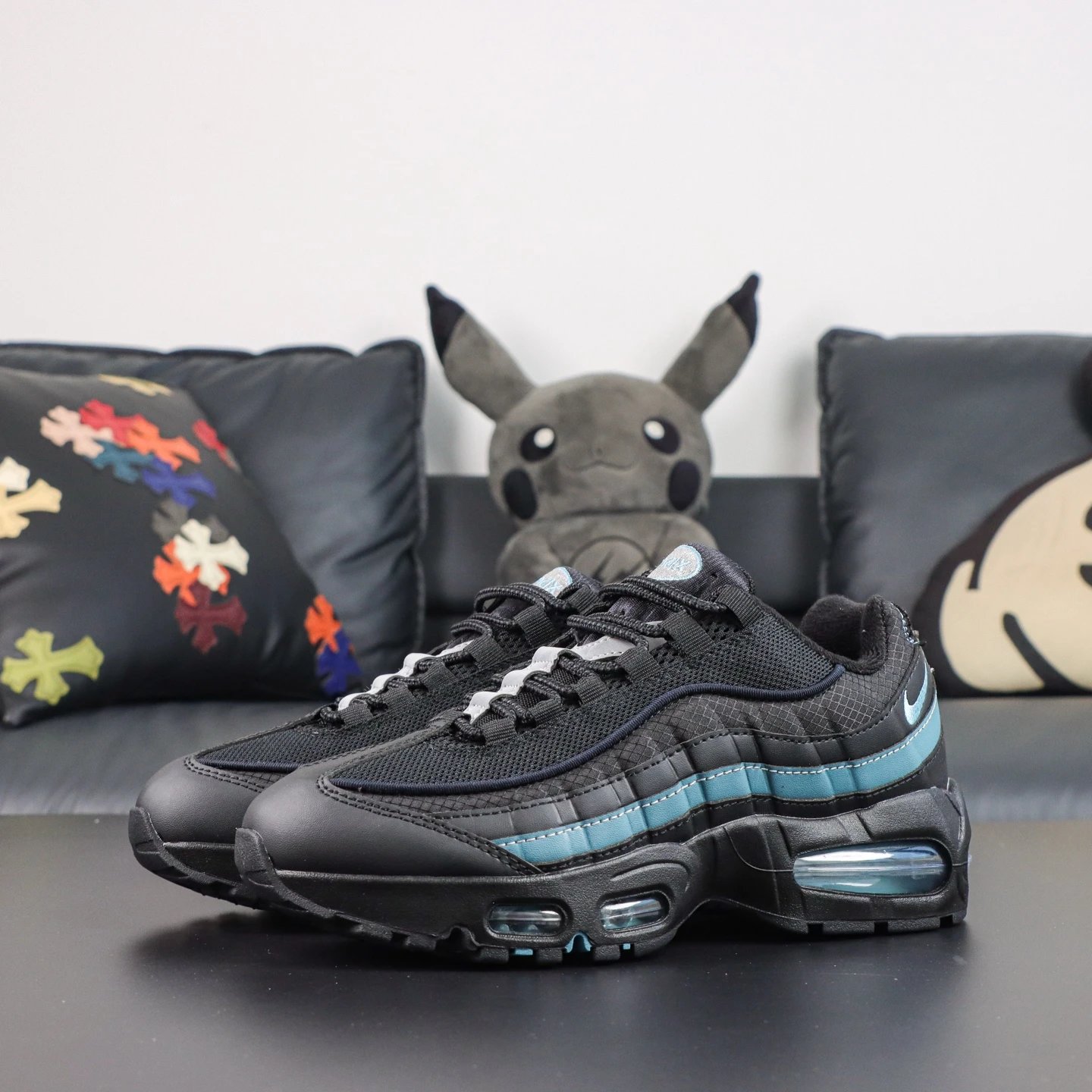 IB1667-004 Black Blue