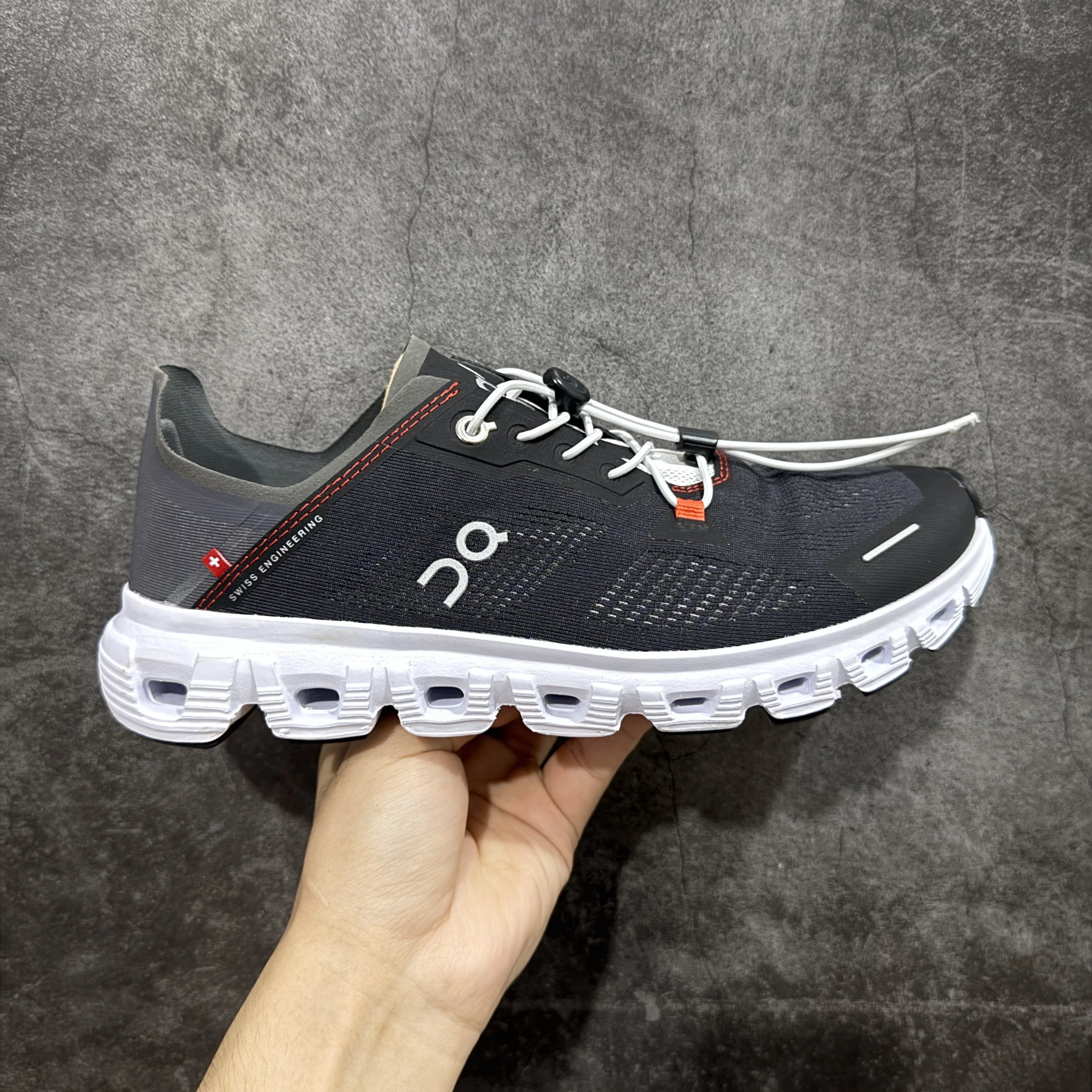 Cloud6 Black Grey