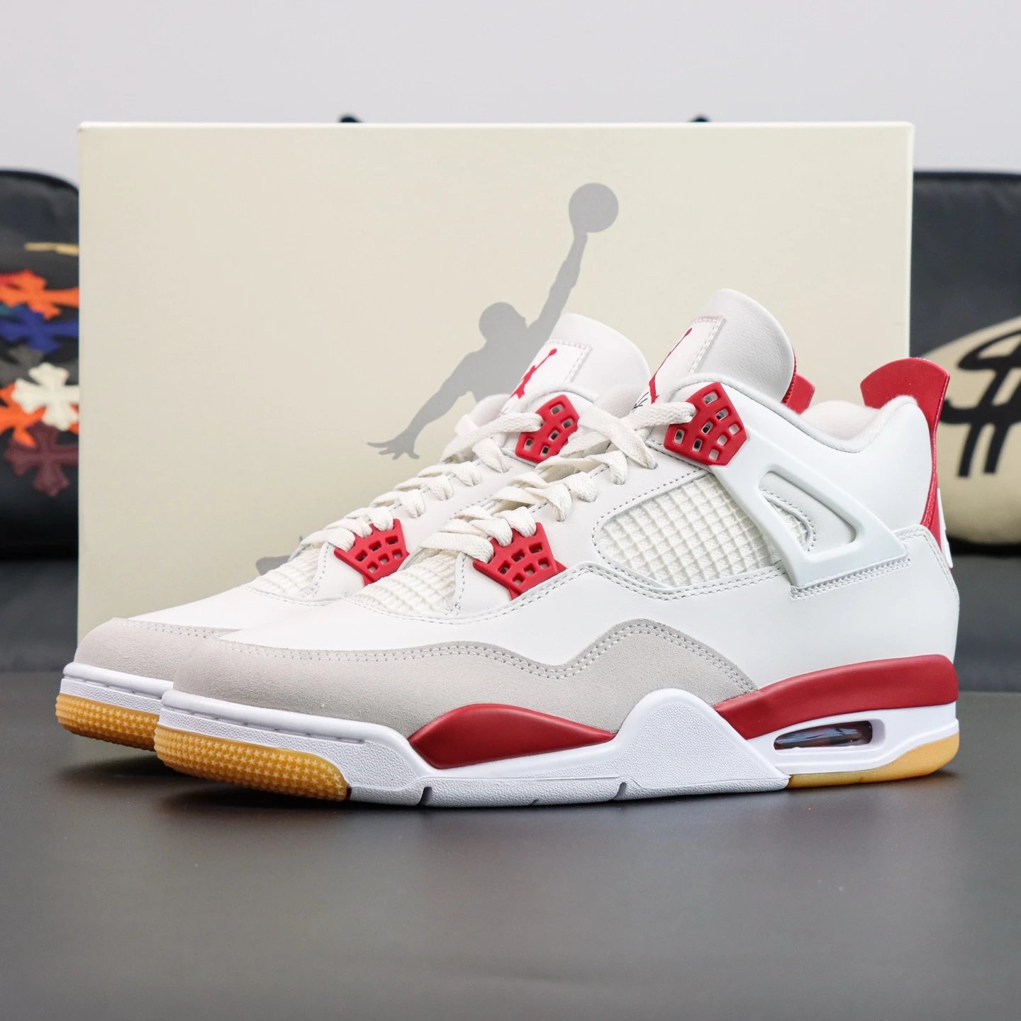 SB White Red DR5415-106