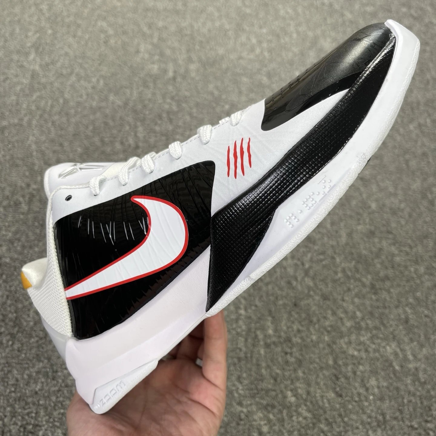 CD4991-101 White Bruce Lee