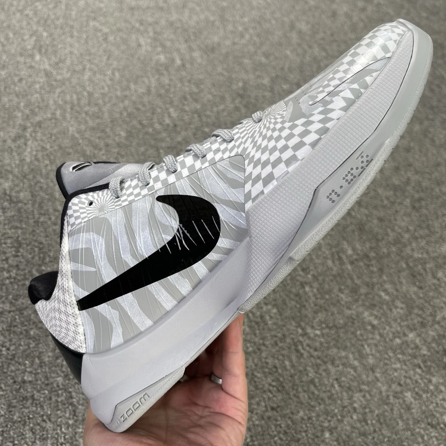 CD4991-003 White Grey Zebra