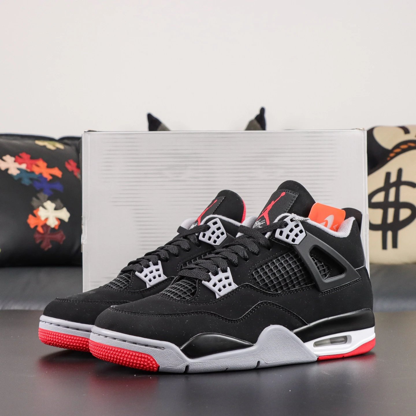 IX8180-001 Black Red 2026