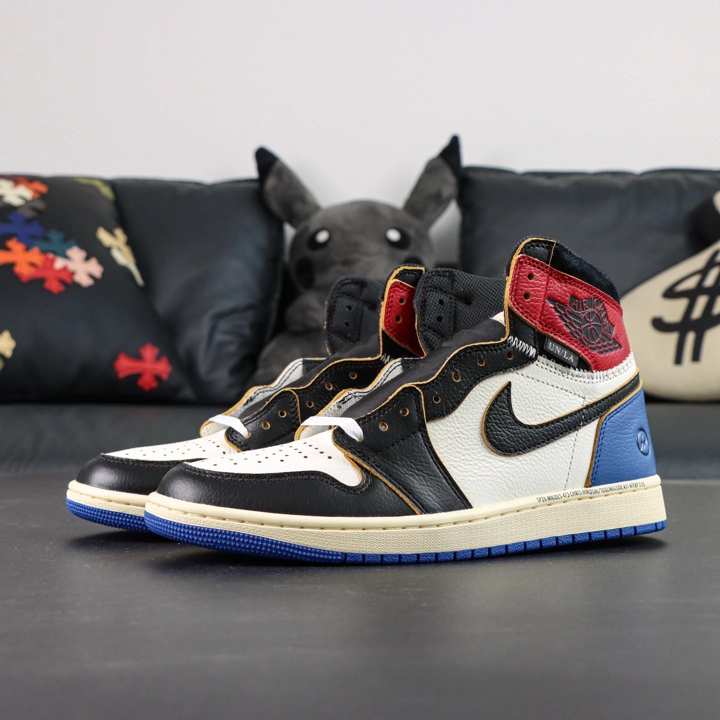 [IO7847-002] UN Lightning Blue Red