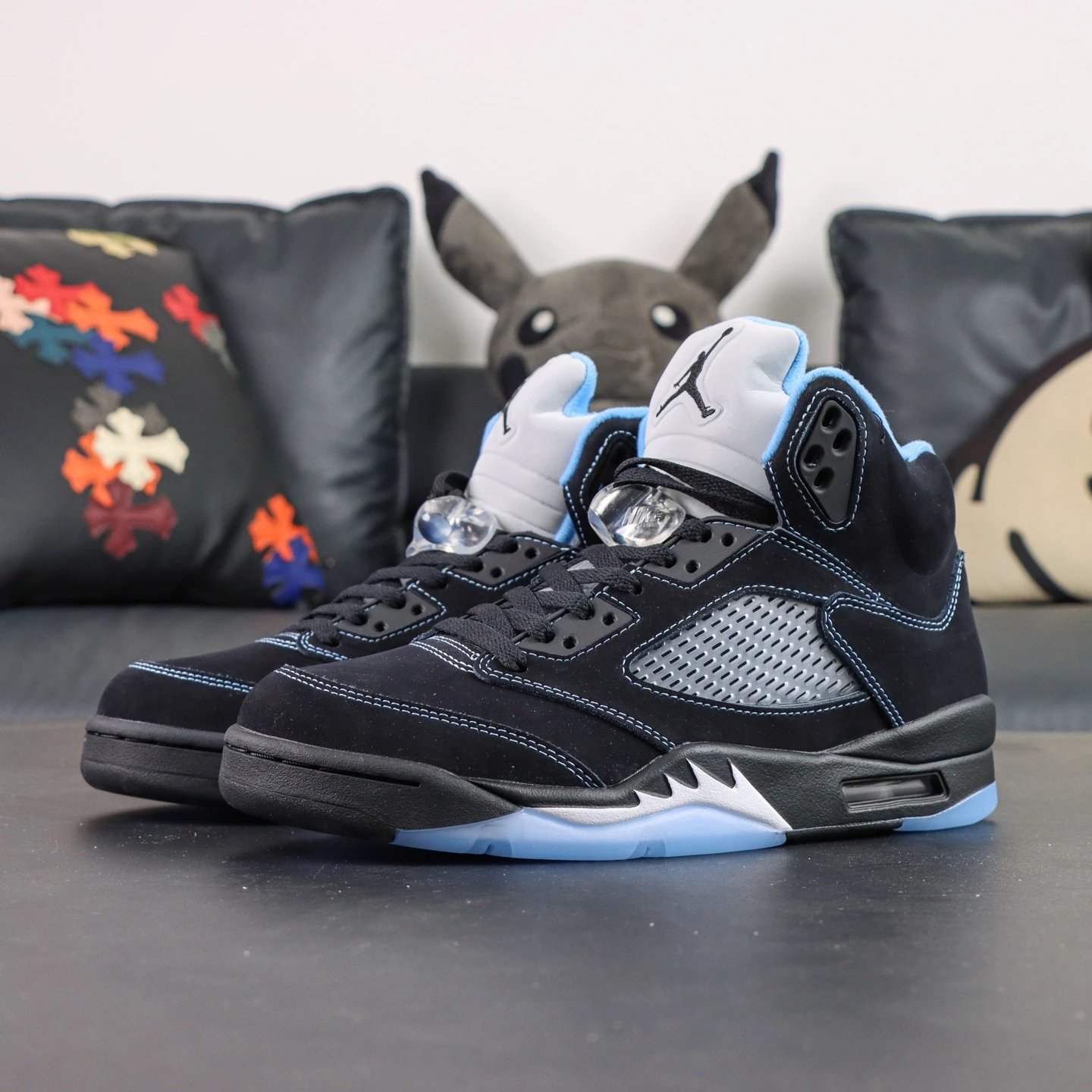 DD0587-008 Black/Blue