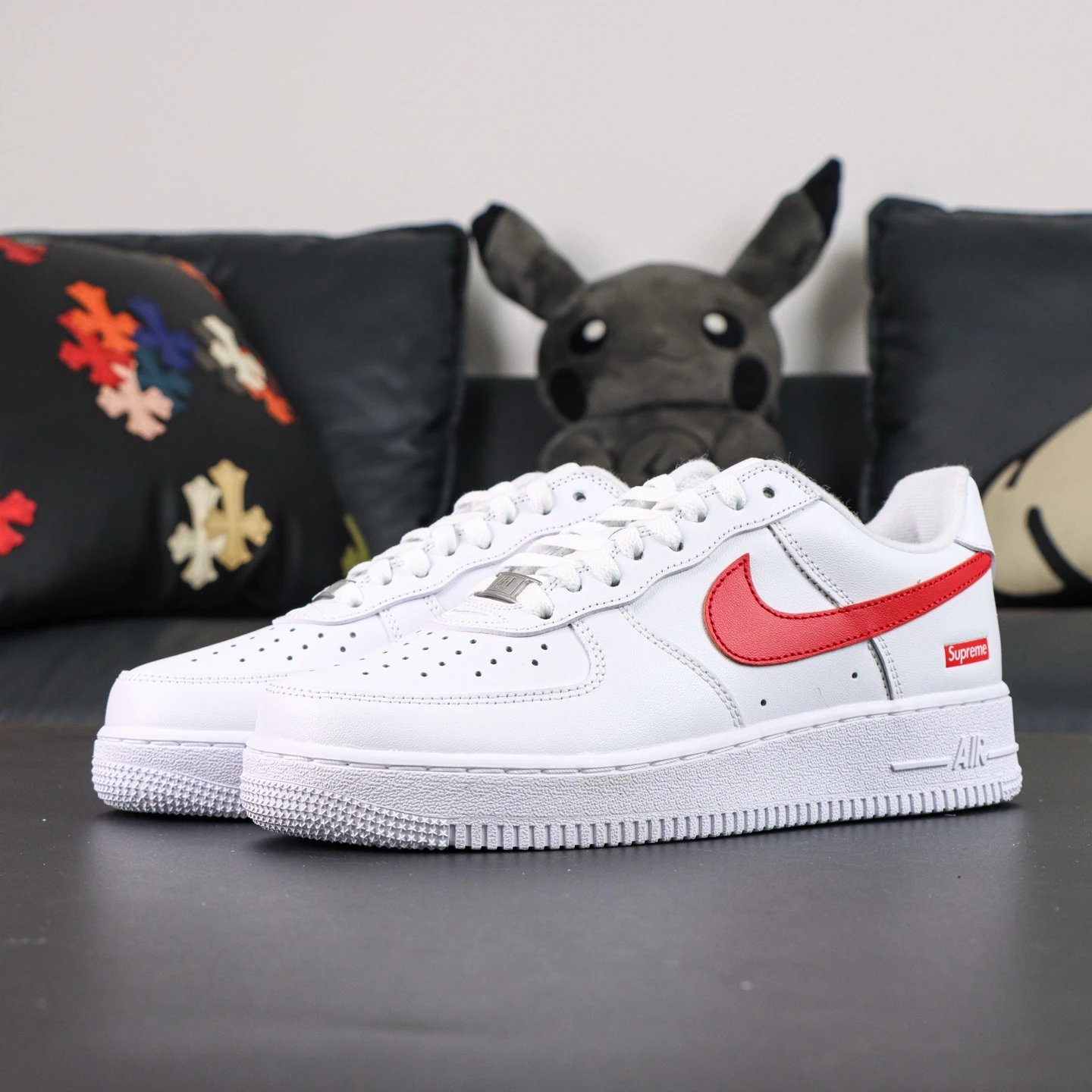 CU9225-101 Supreme White-Red Swoosh