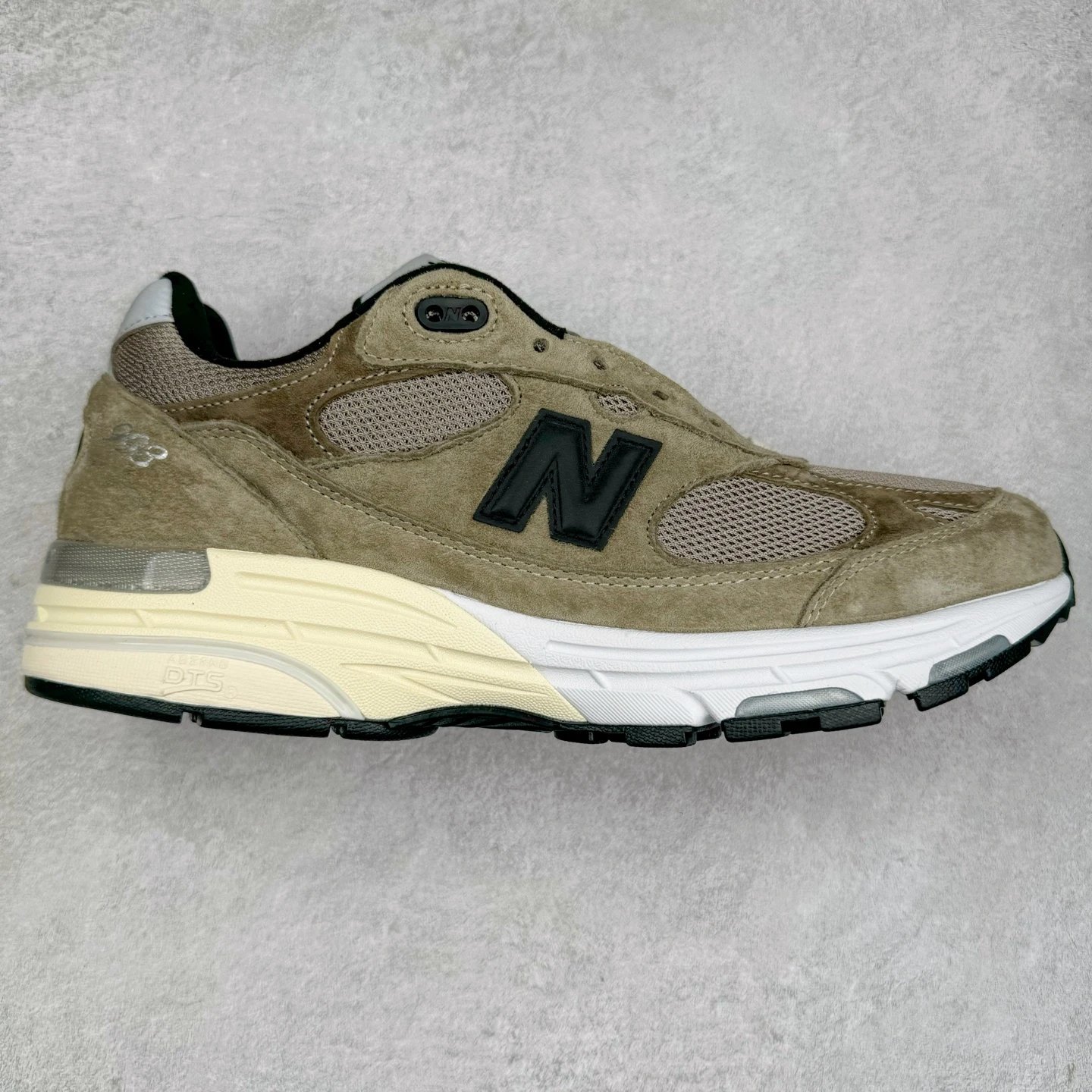 993 Grey Brown U993JJ