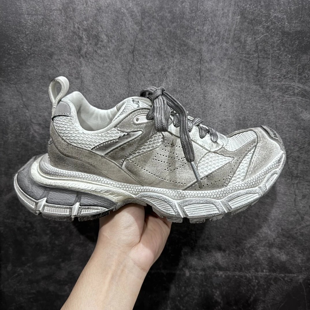 10.5 White Grey