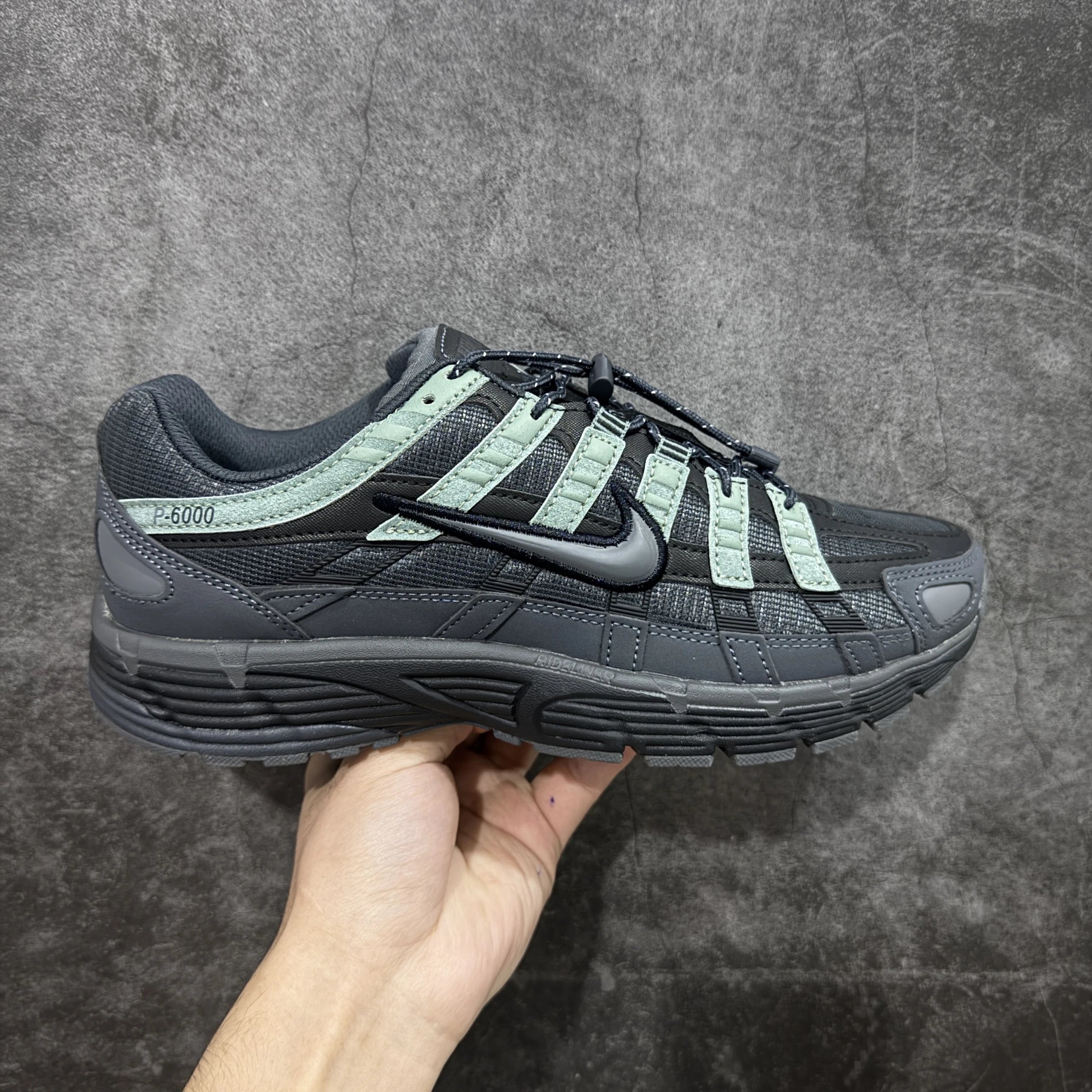 IM5997-060 Black Green