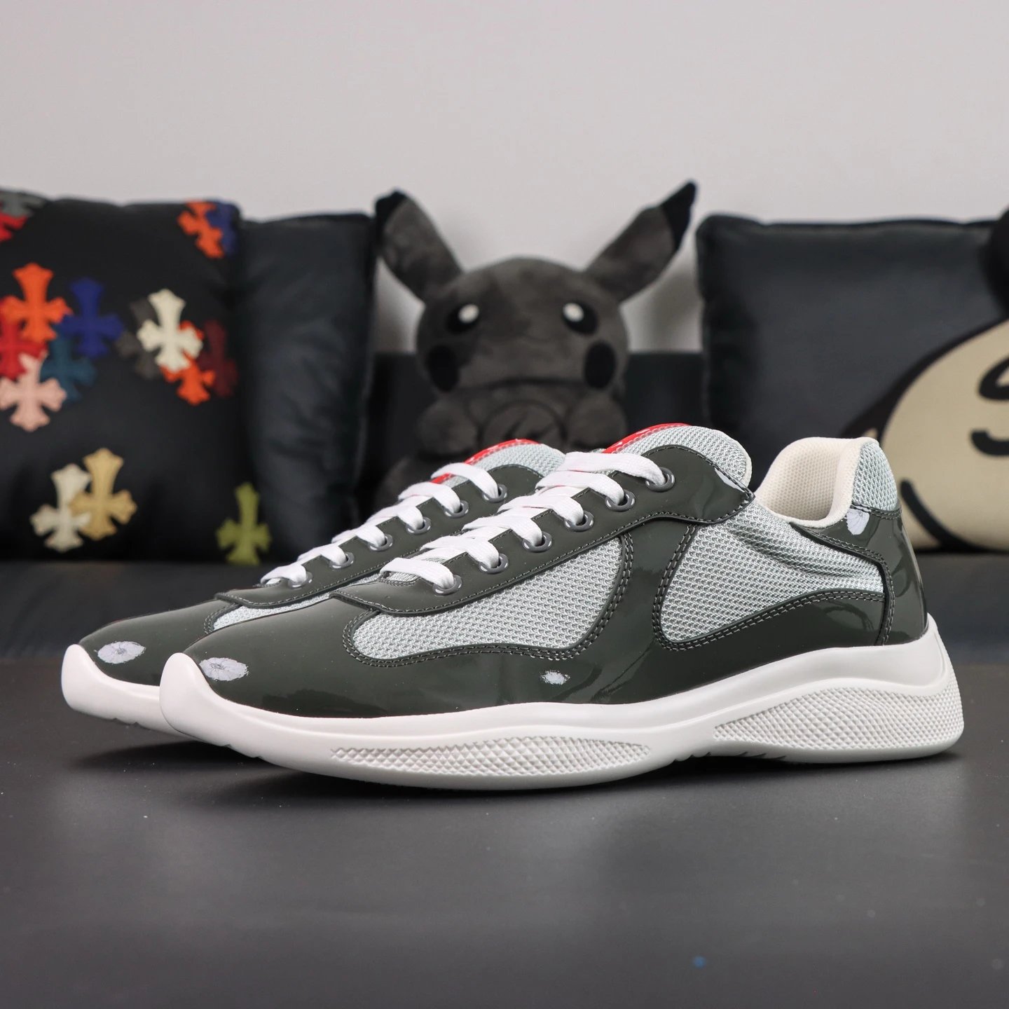 Glossy Gray