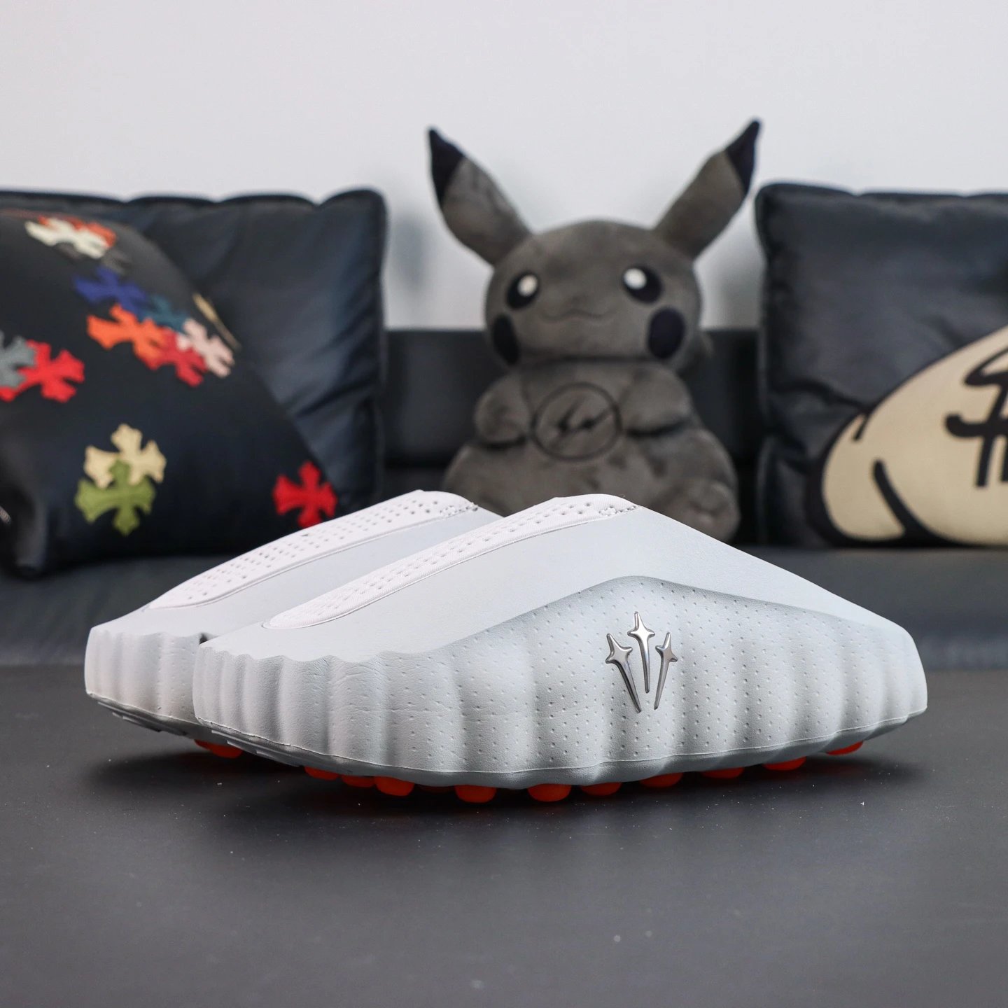 HY5028-003 Arrow Grey