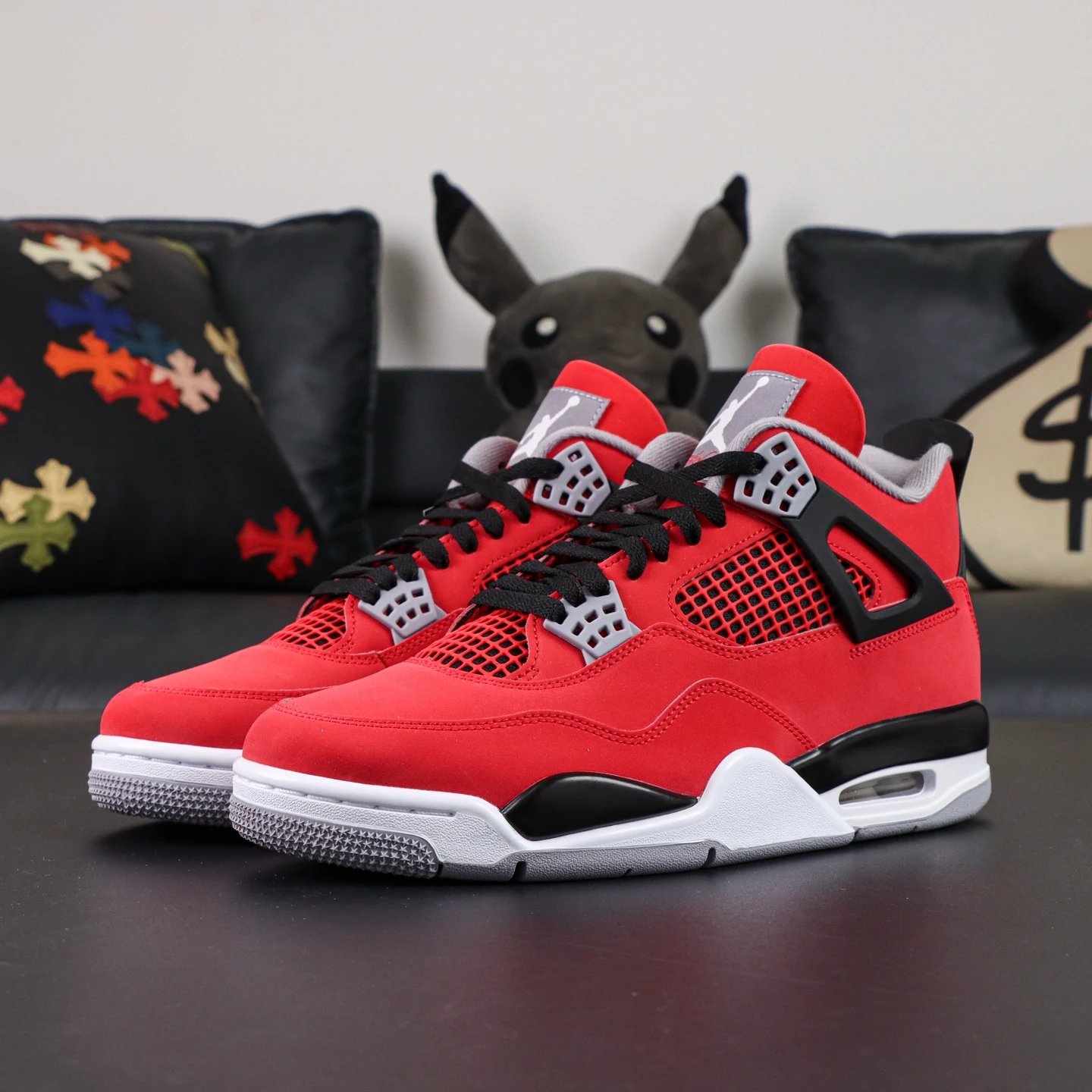 FQ8138-600 Bulls