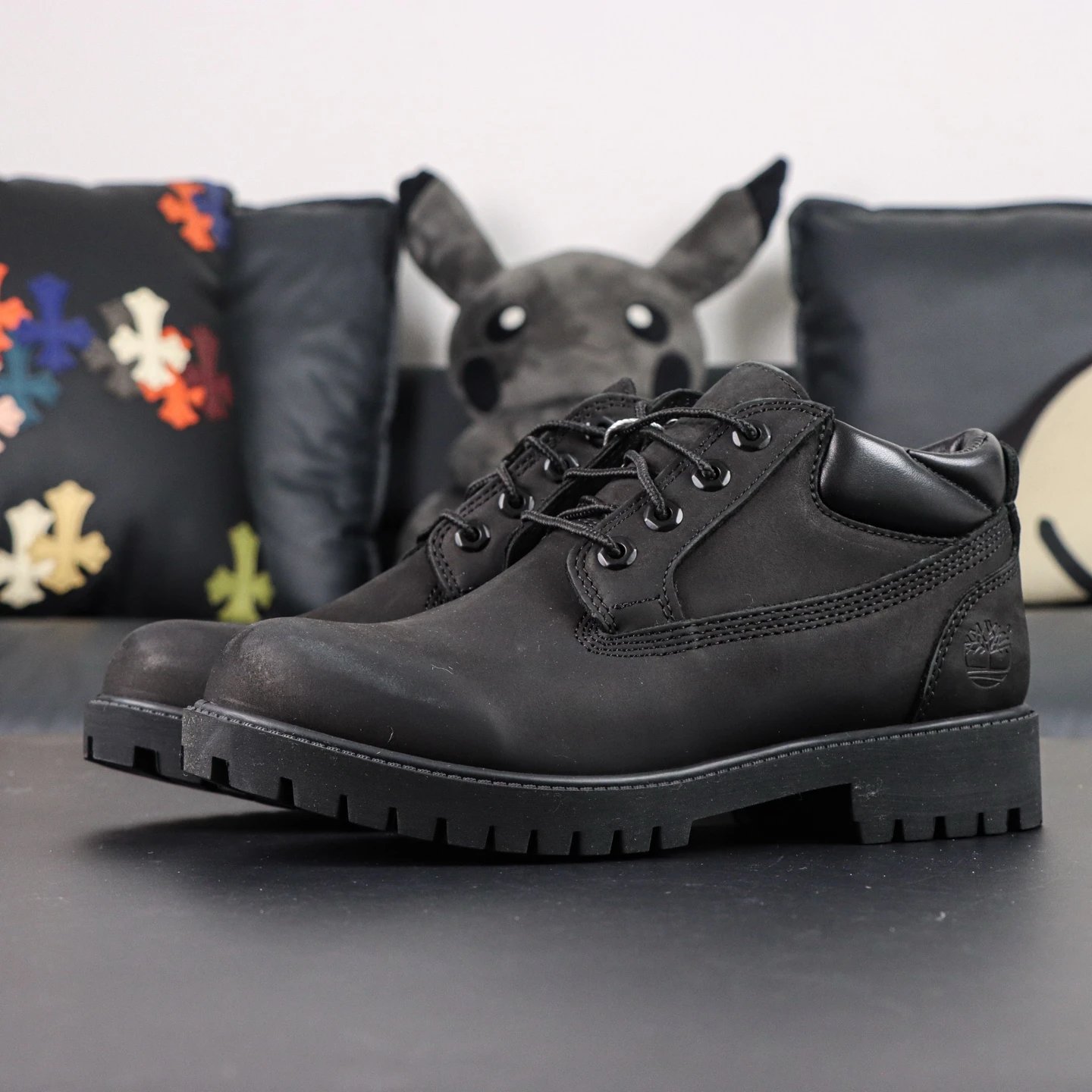 Black low top