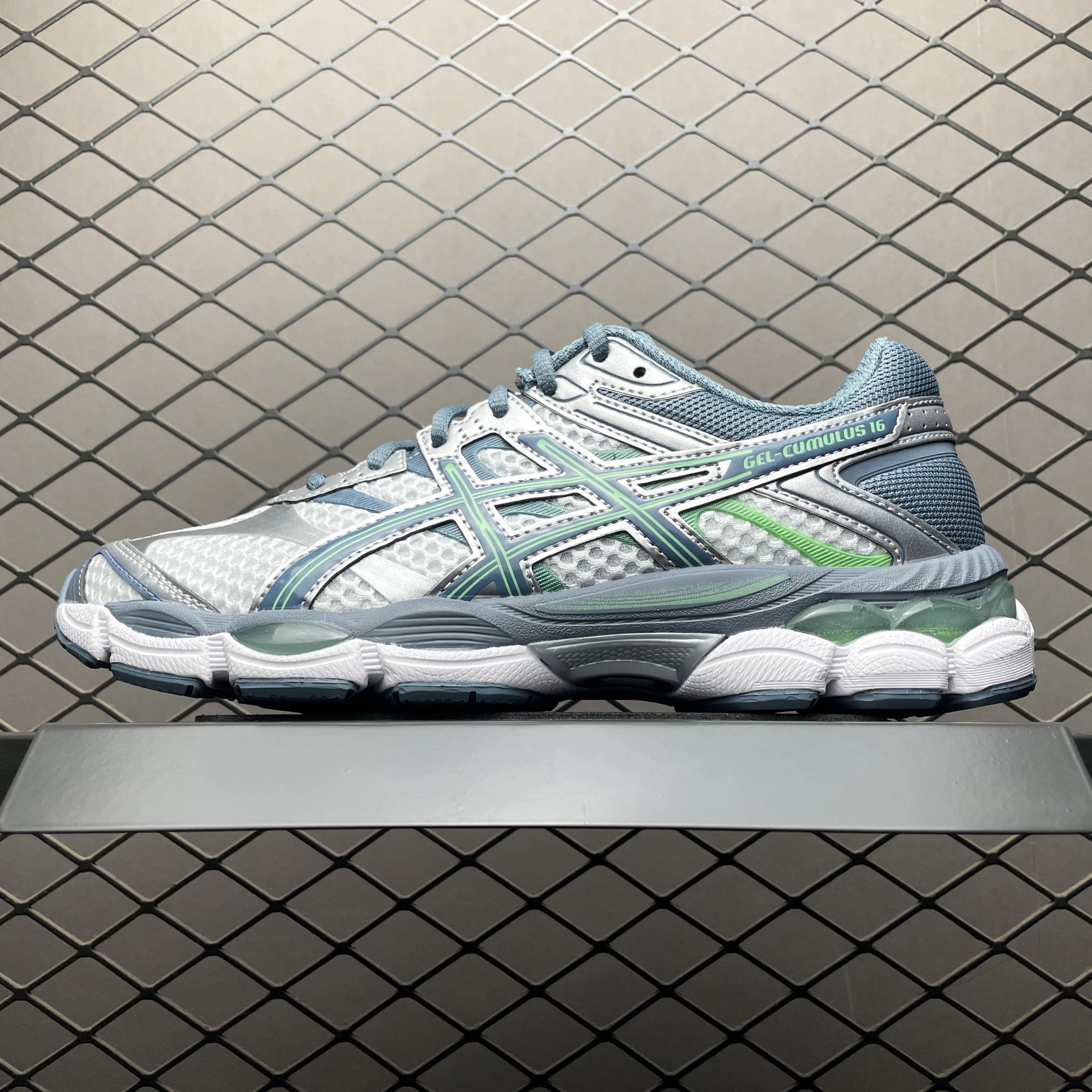 1203A733-100 Green