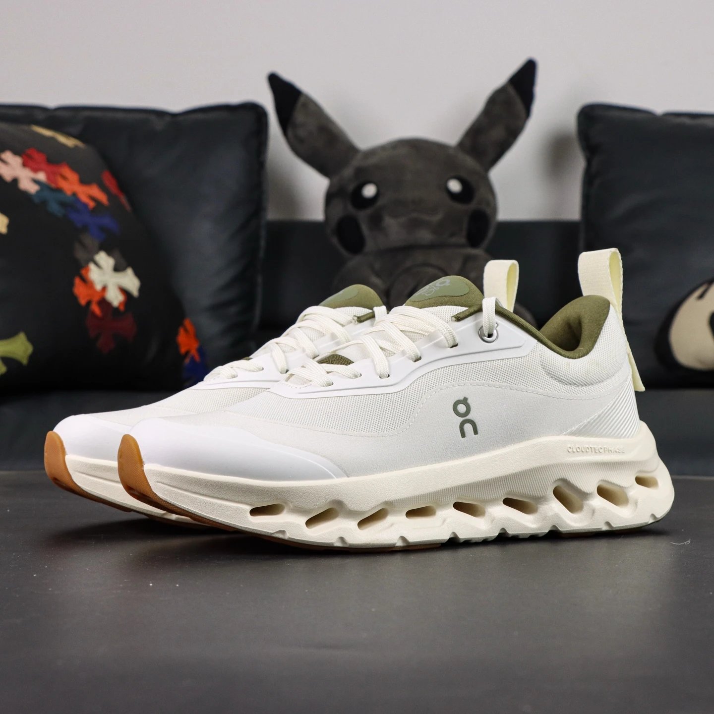 White/Army Green