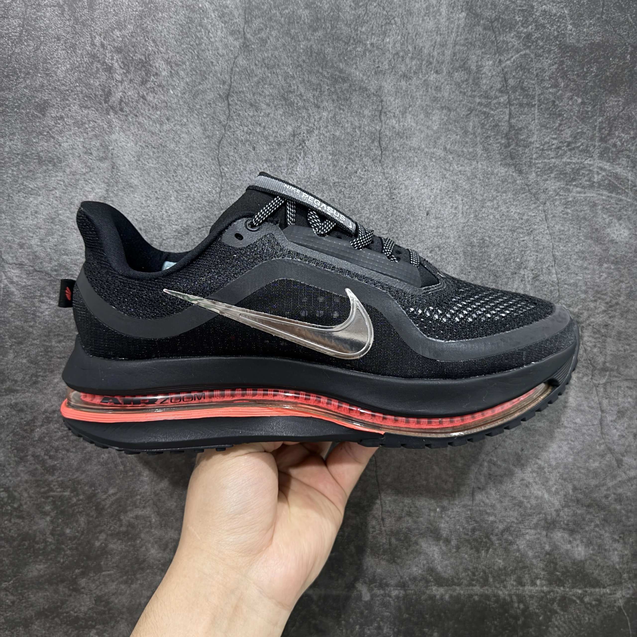 【HQ2592-003】 Black Red