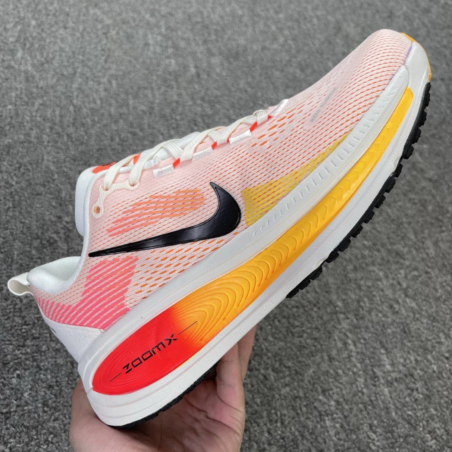 HM6804-100 White Orange