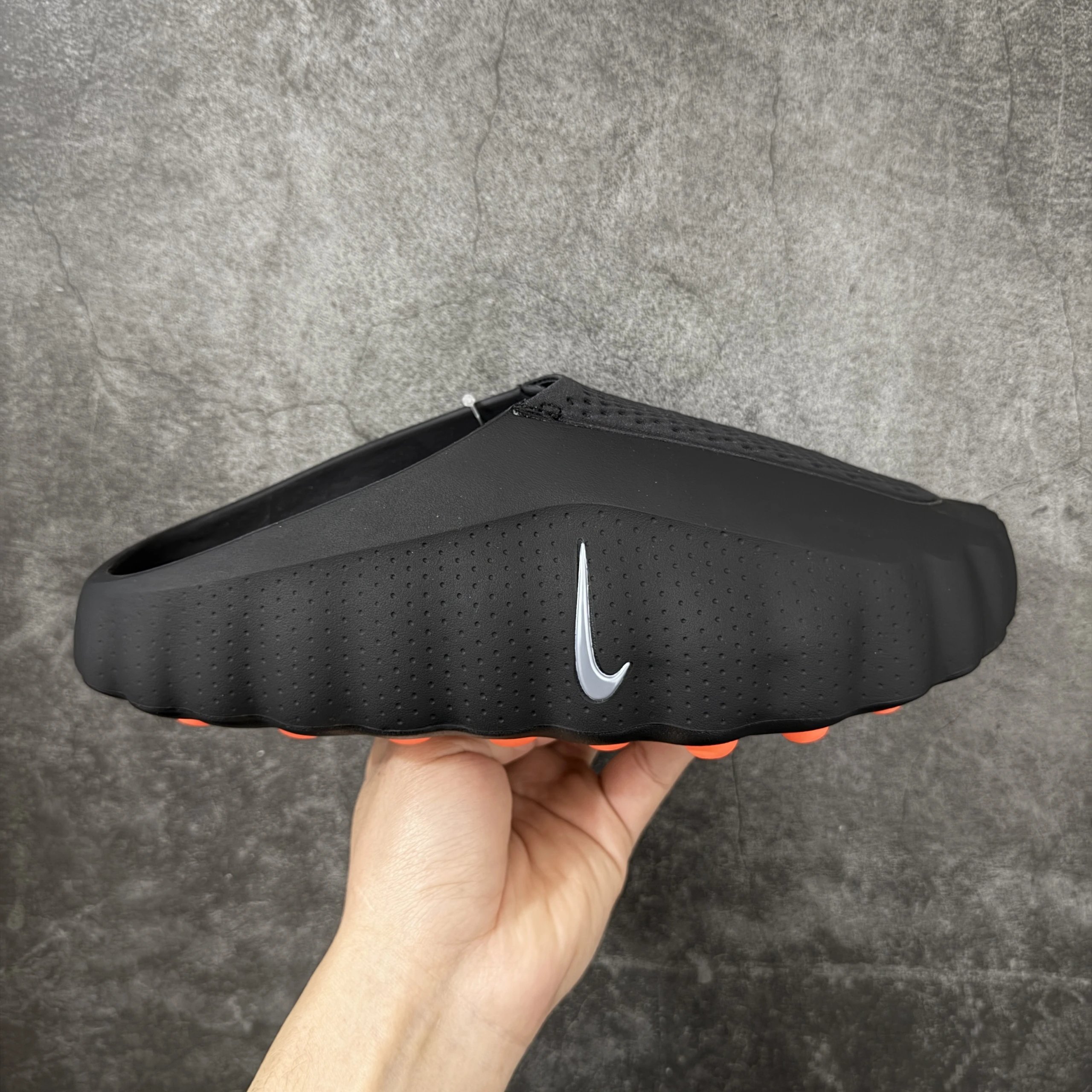 HQ4307-001 Black