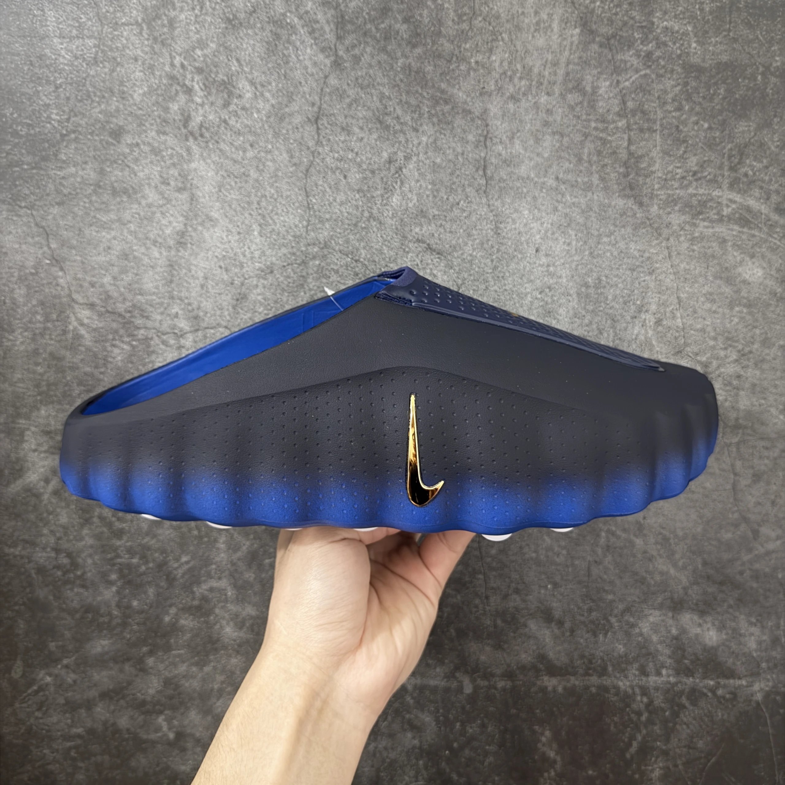 HQ4307-400 Black Blue