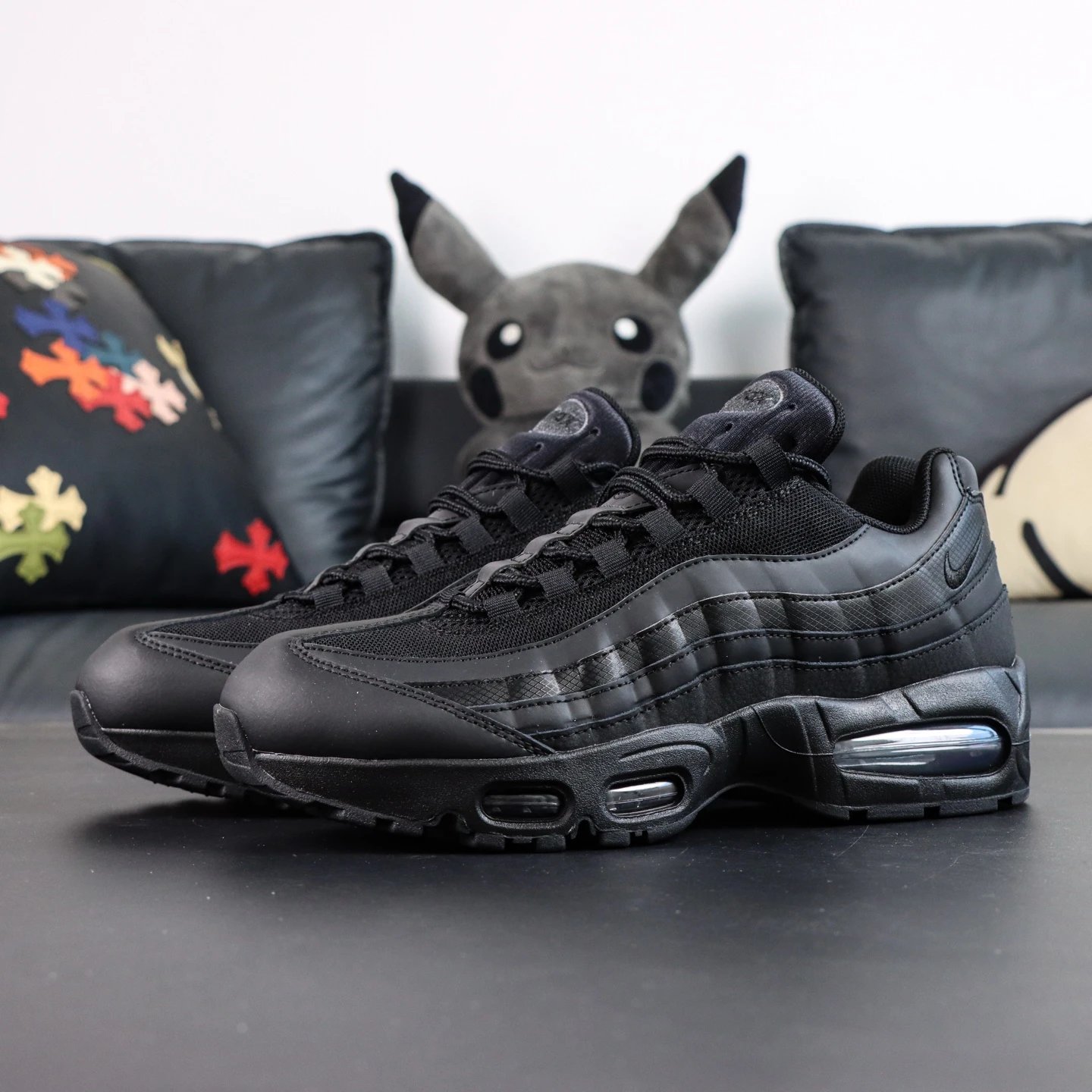 HM8755-001 Black 2025 Edition