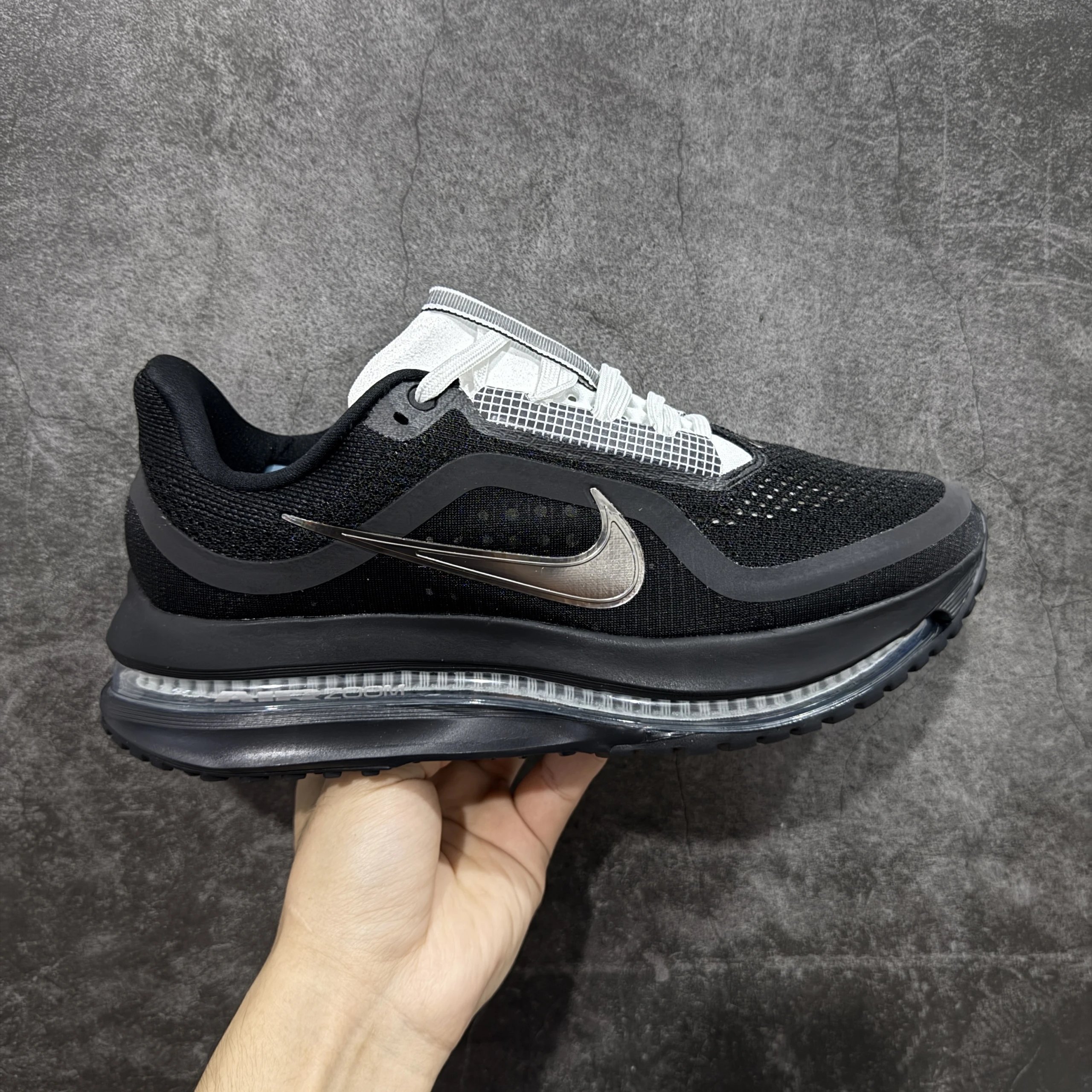 IH4369-001 Black