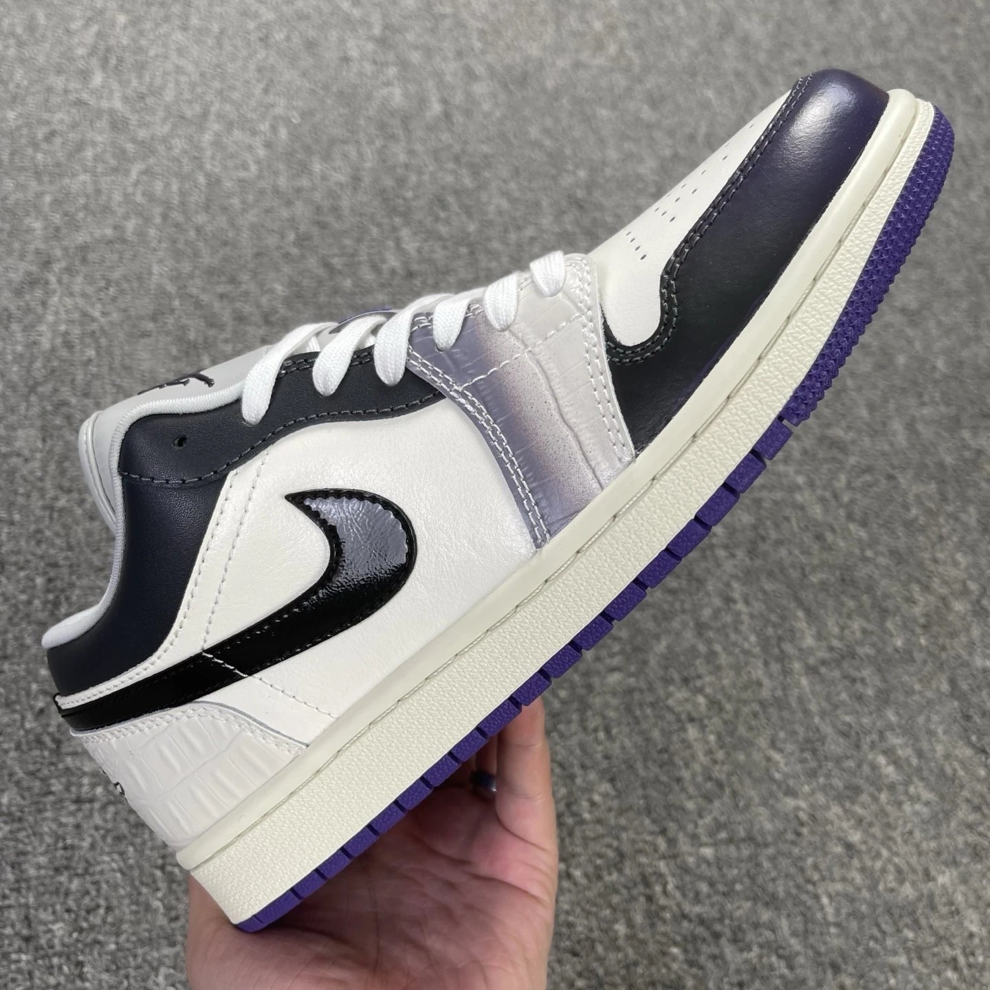 AJ1 low white black purple HF5759-101