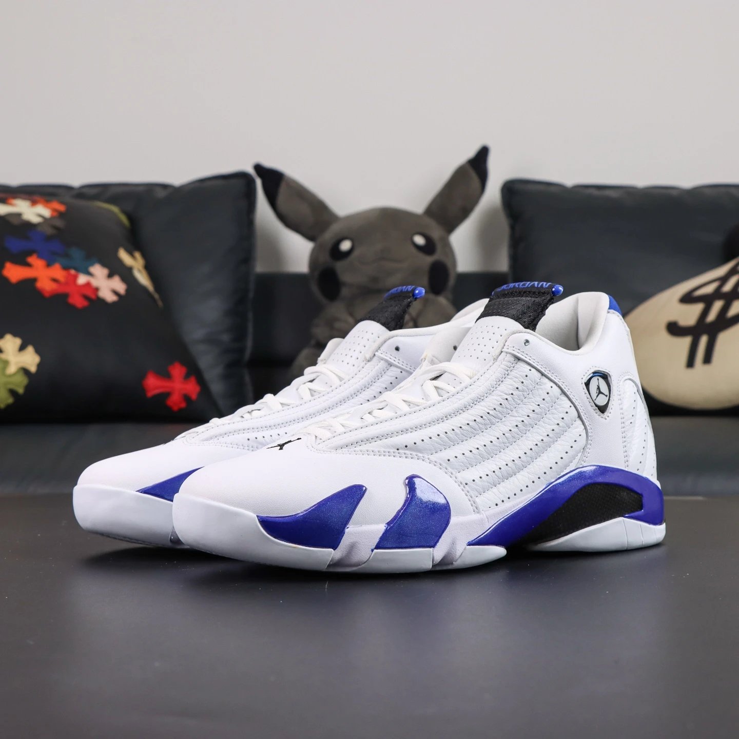 487471-104 White Blue