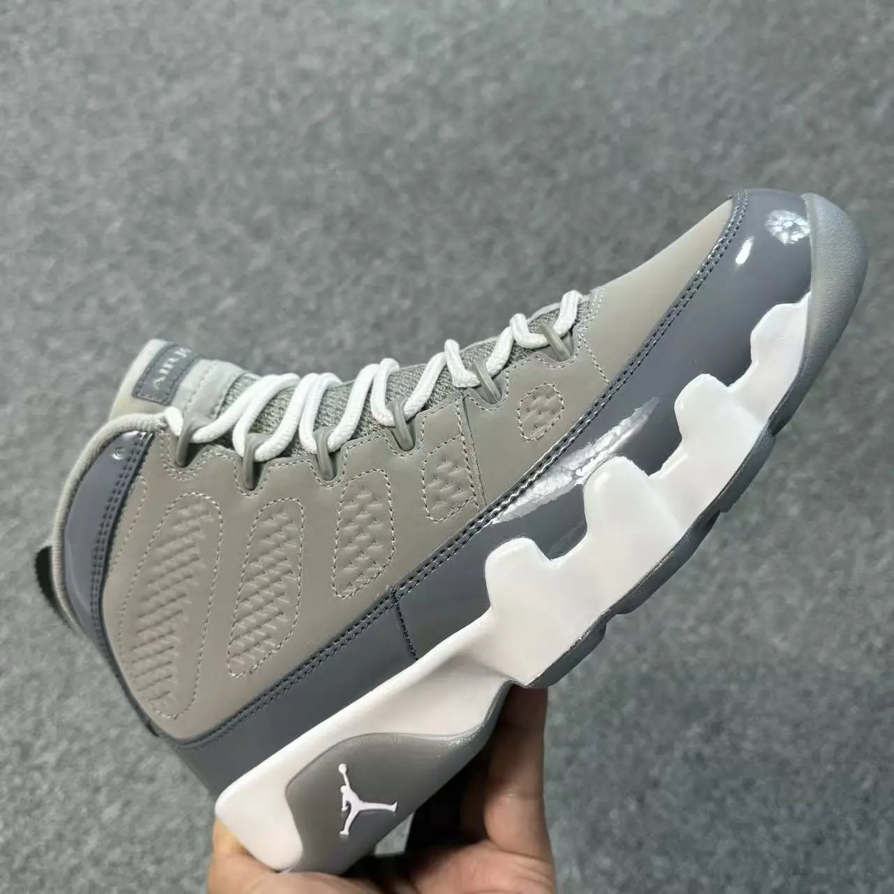 HV4794-011 Cool Grey