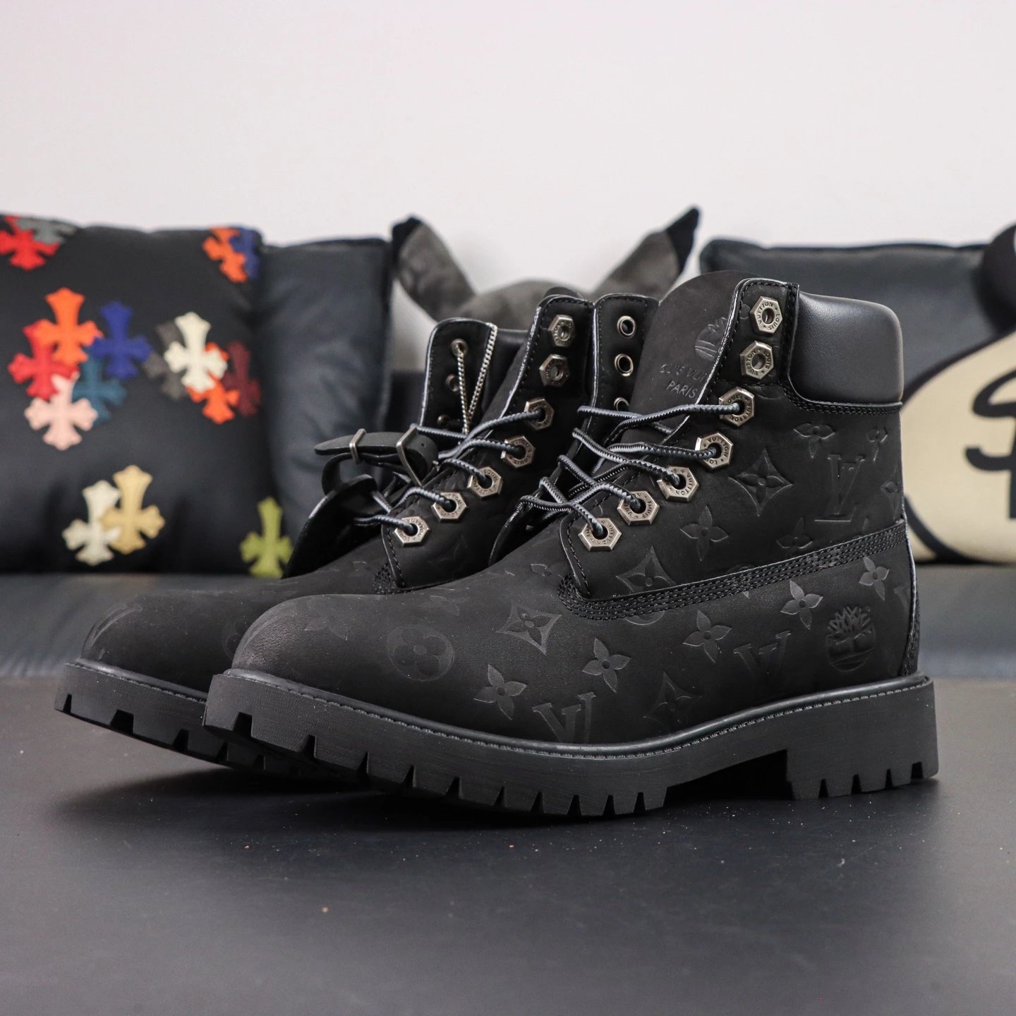 Black 1V high top