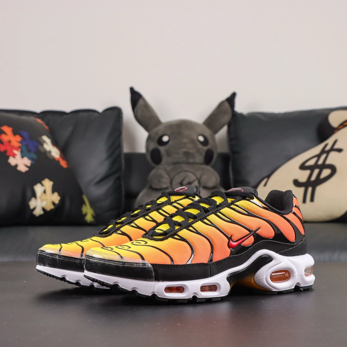 DM0032-003 Black Yellow