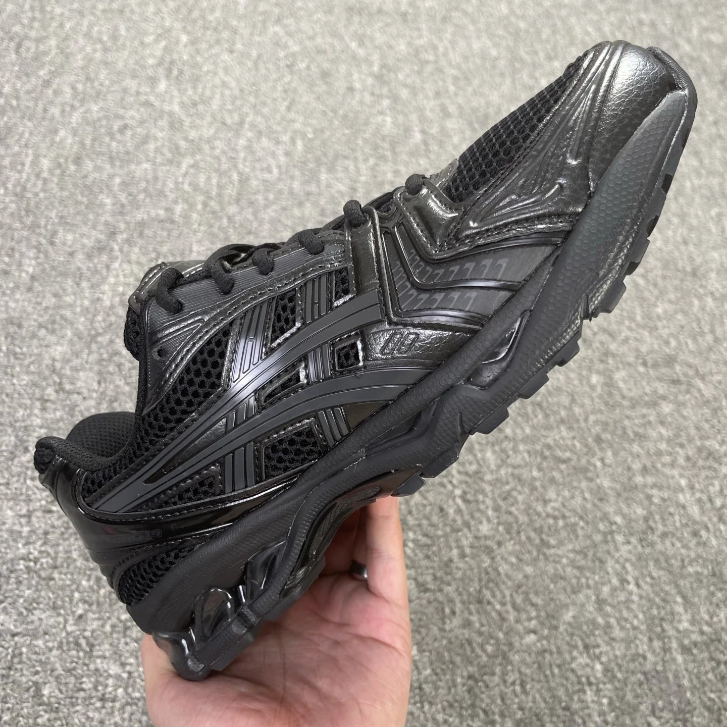 1201A019-001 All Black