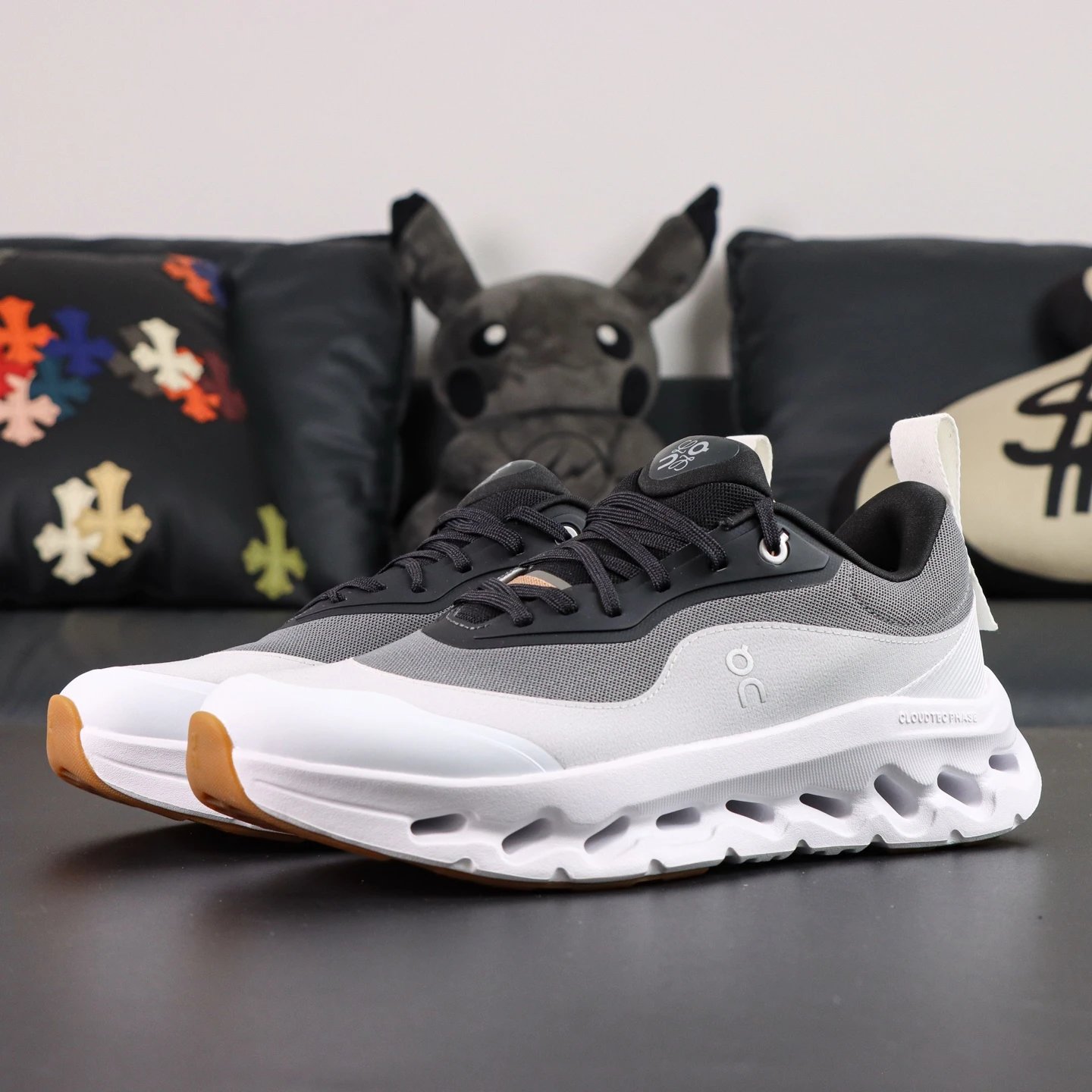 Black/White