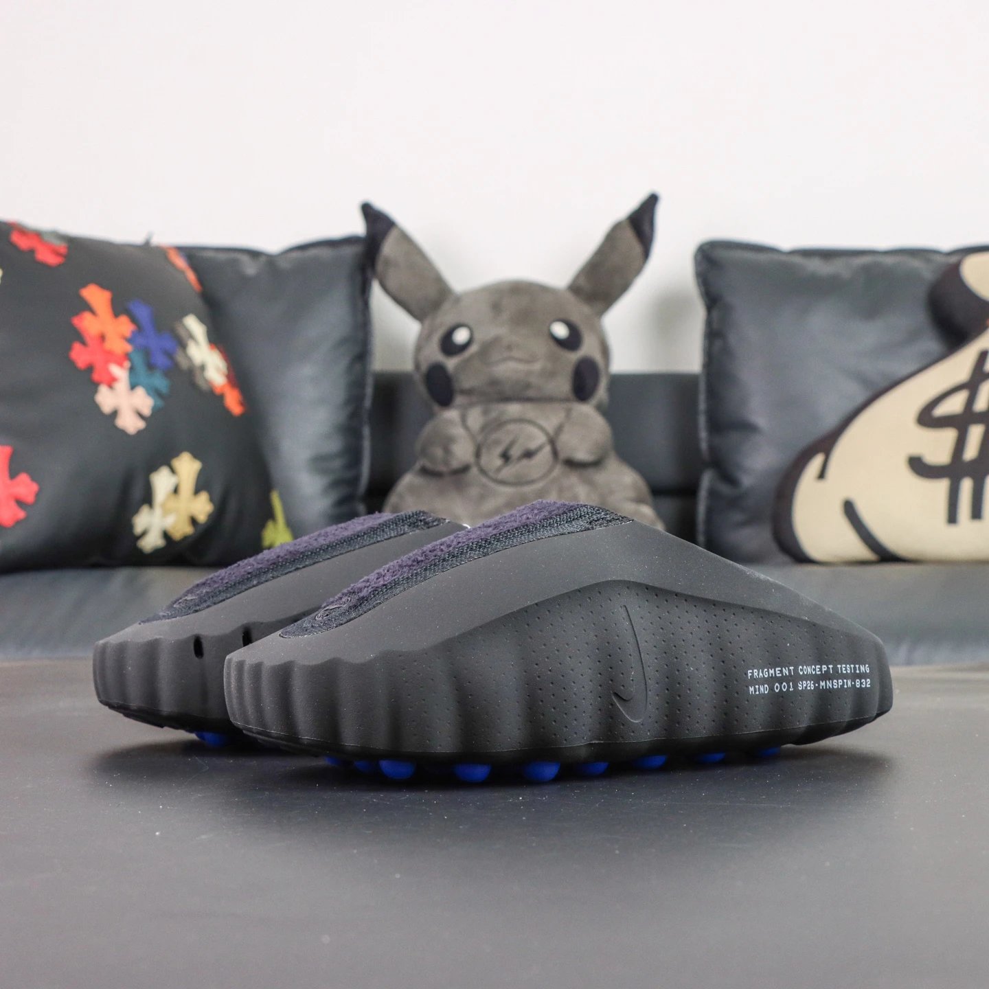 IQ5802-001 Black/Blue