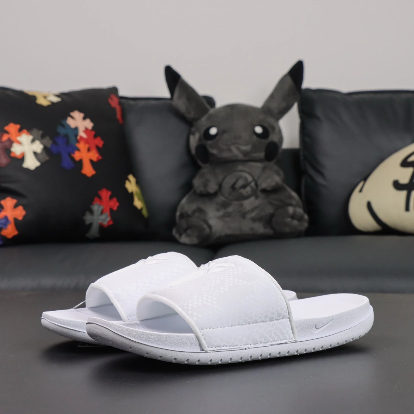 White IF2870-100