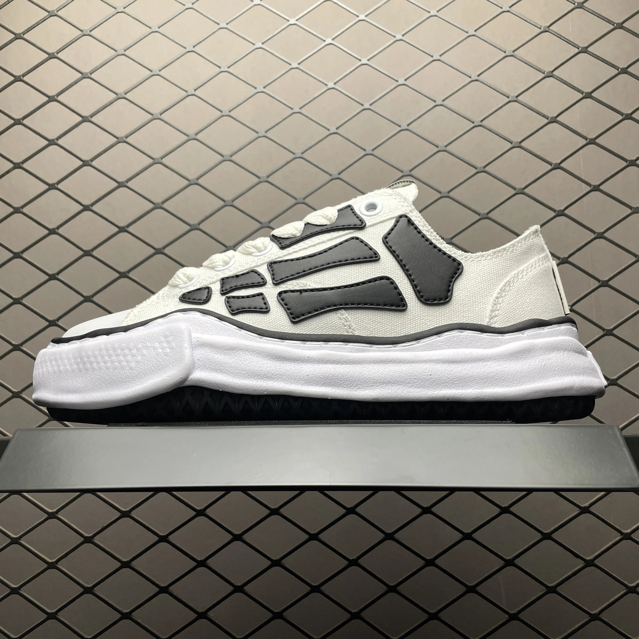 Bone white black