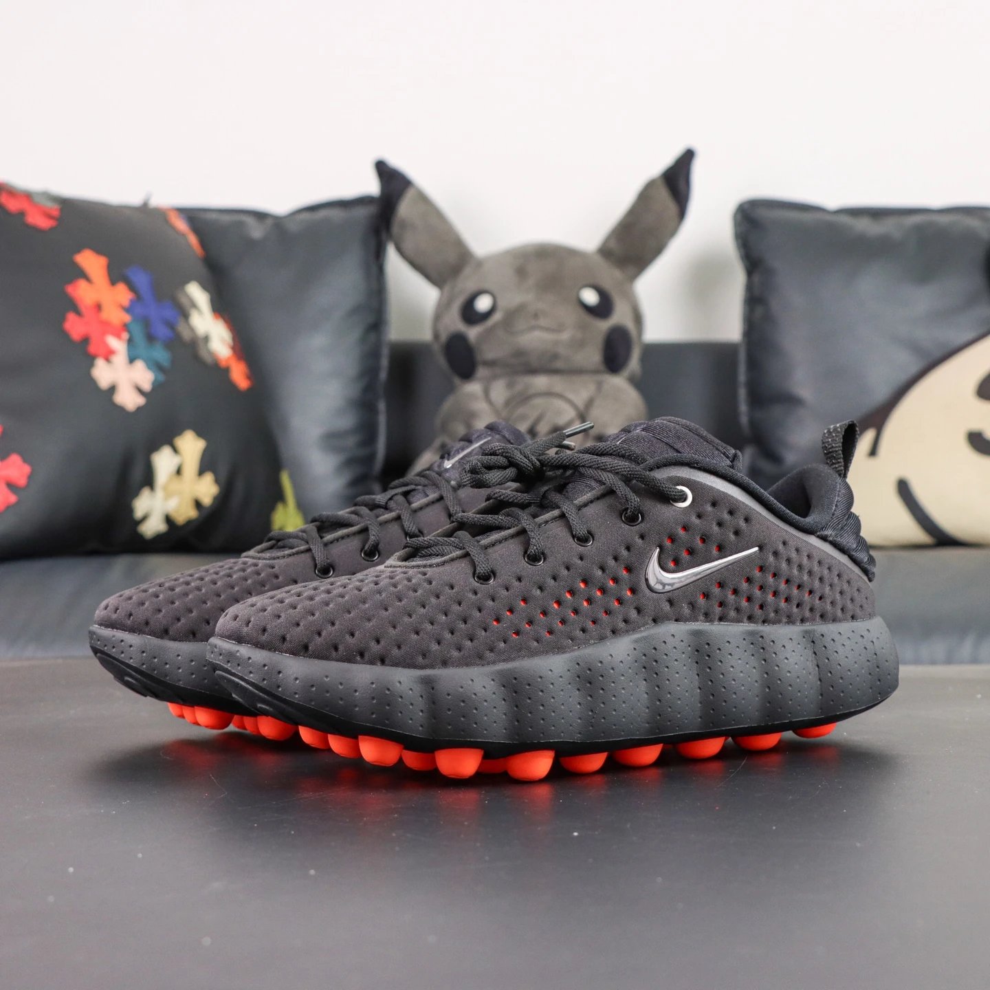 HQ4308-001 Black