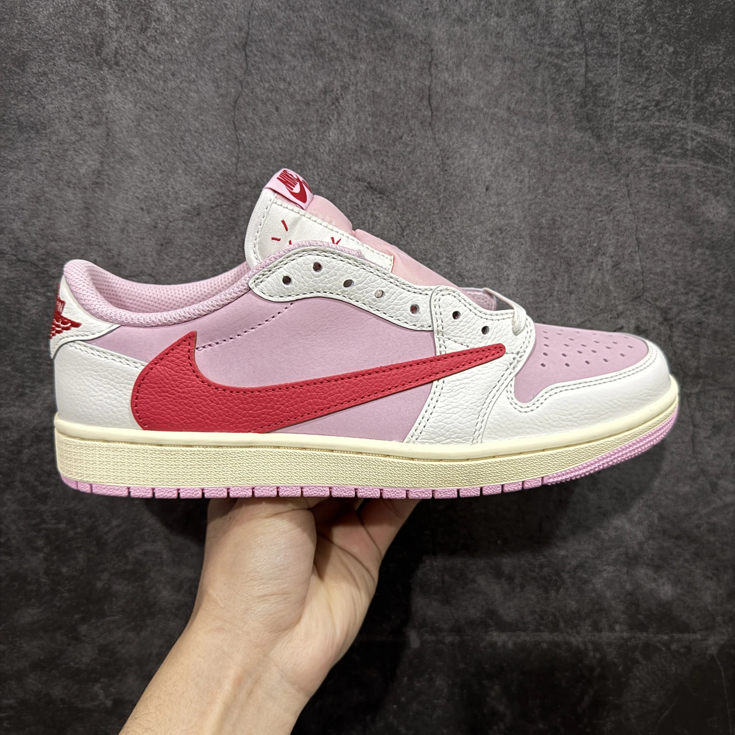 IQ7604-101 Pink