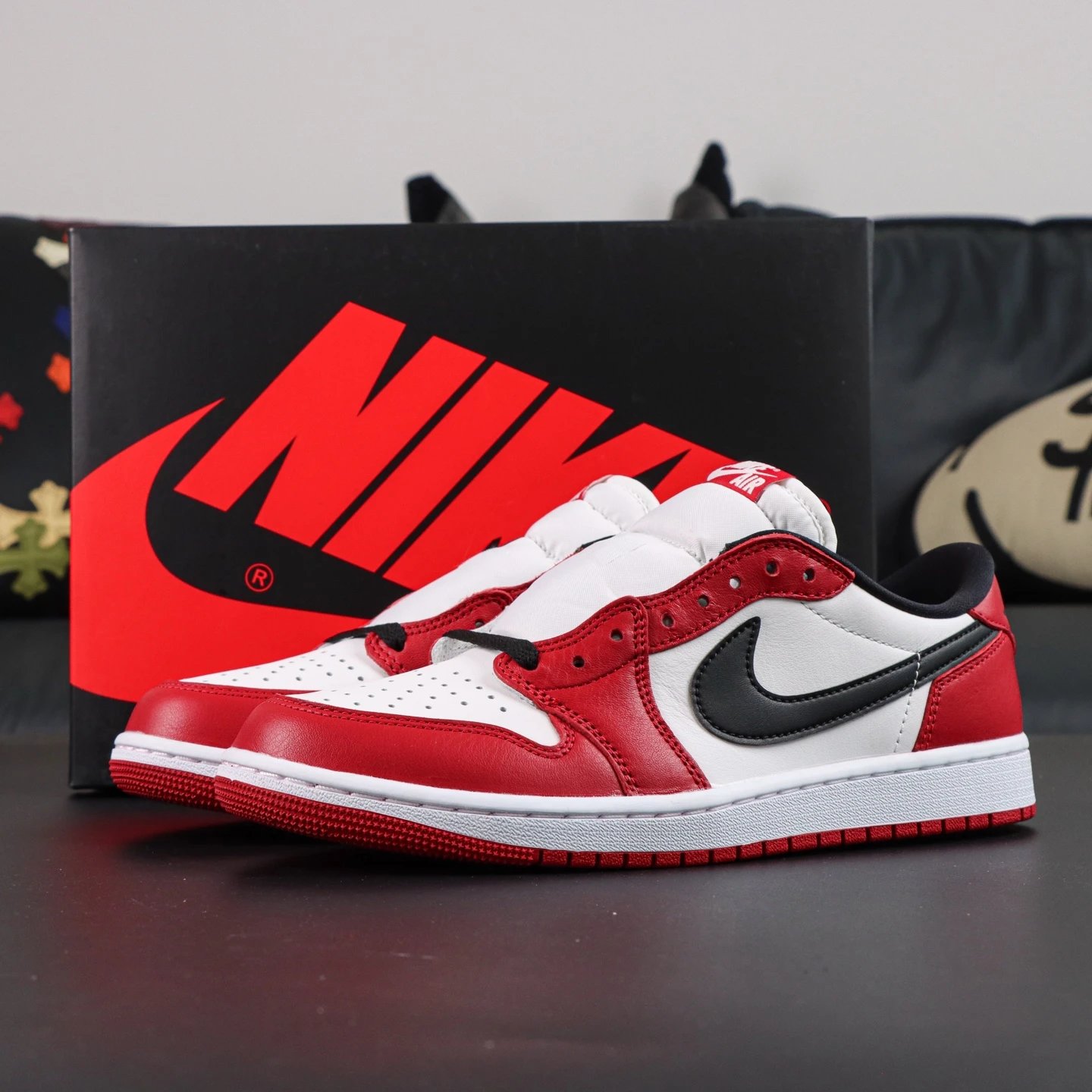 [HQ6998-600] Low-Top Chicago OG