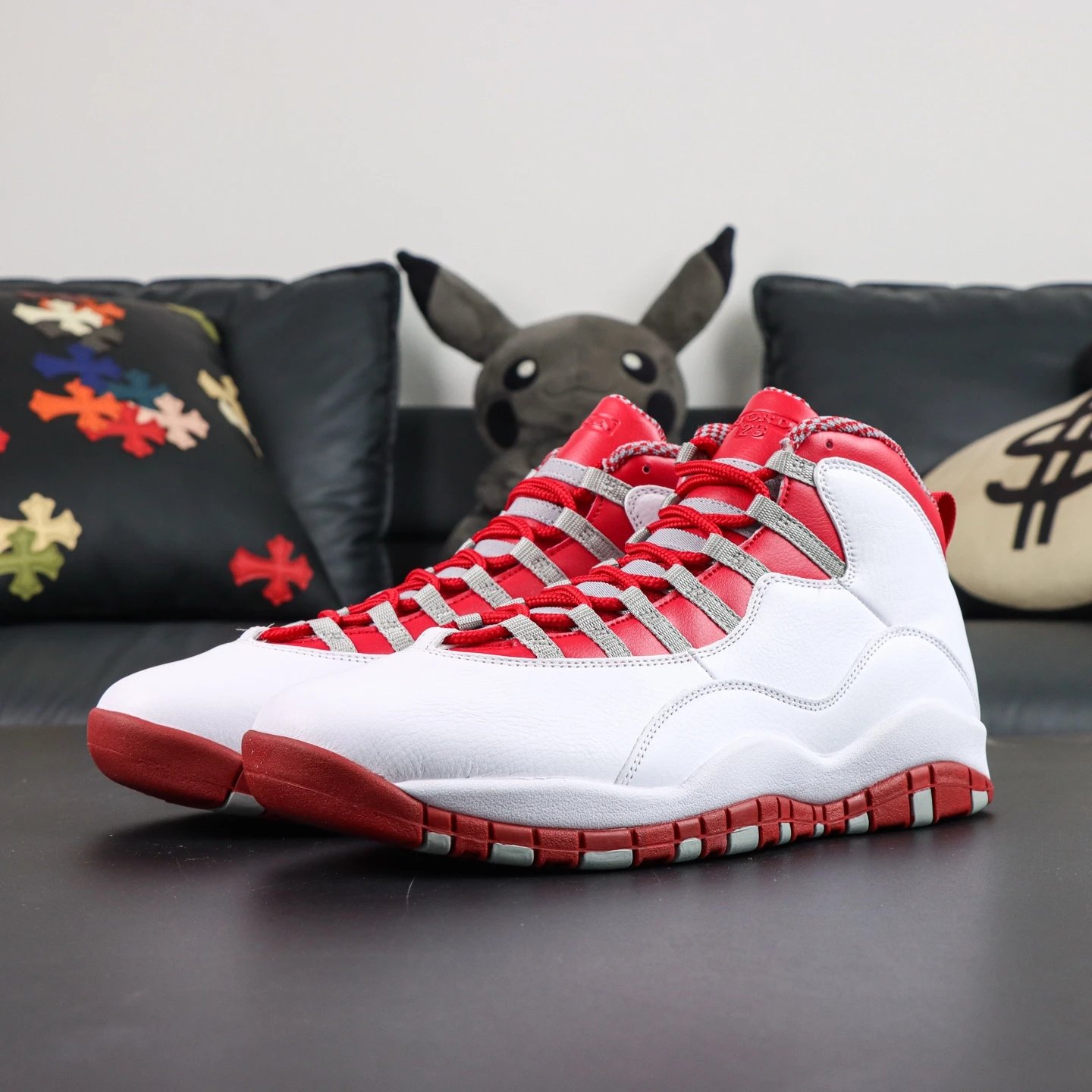 310805-161 White Red
