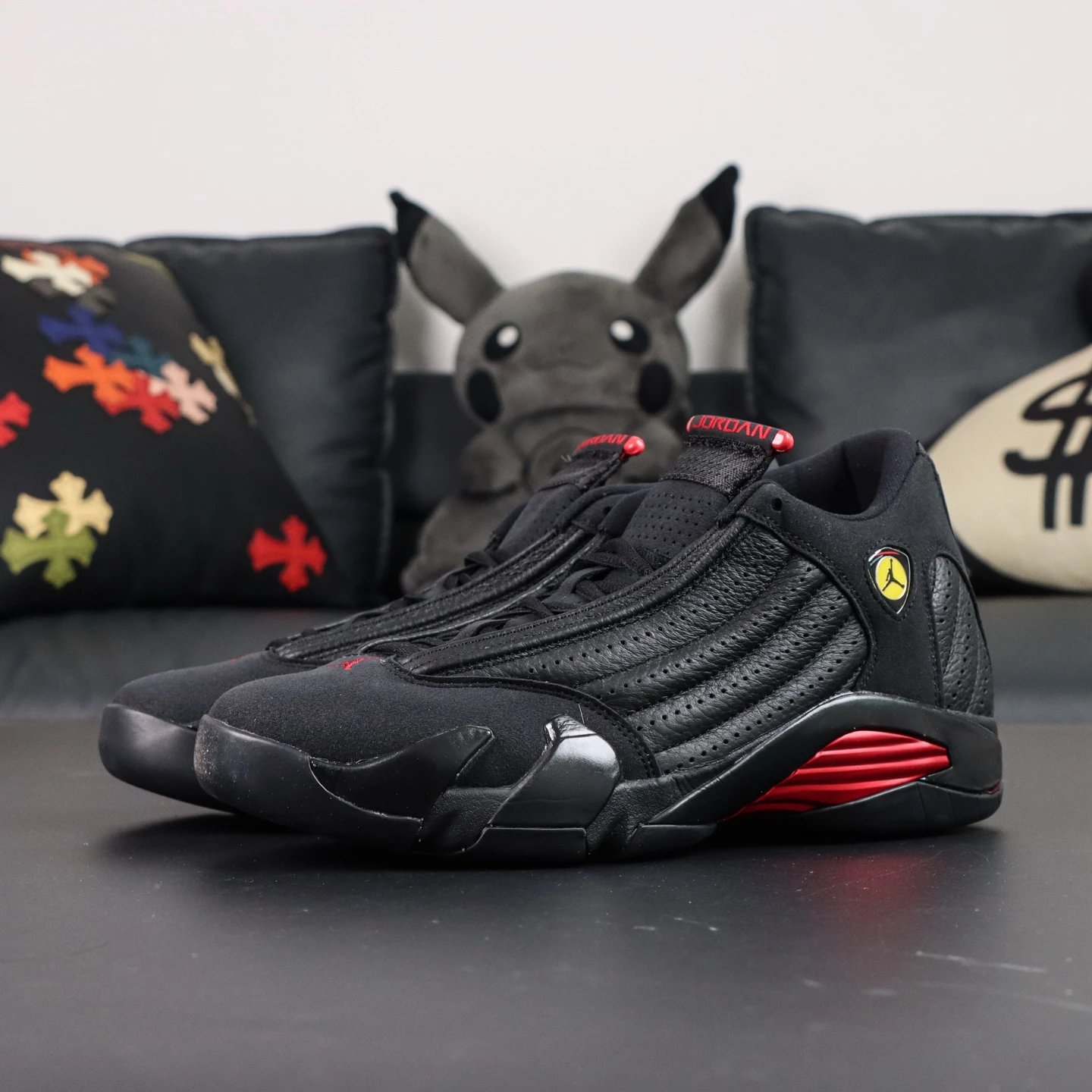 J14 Black Red