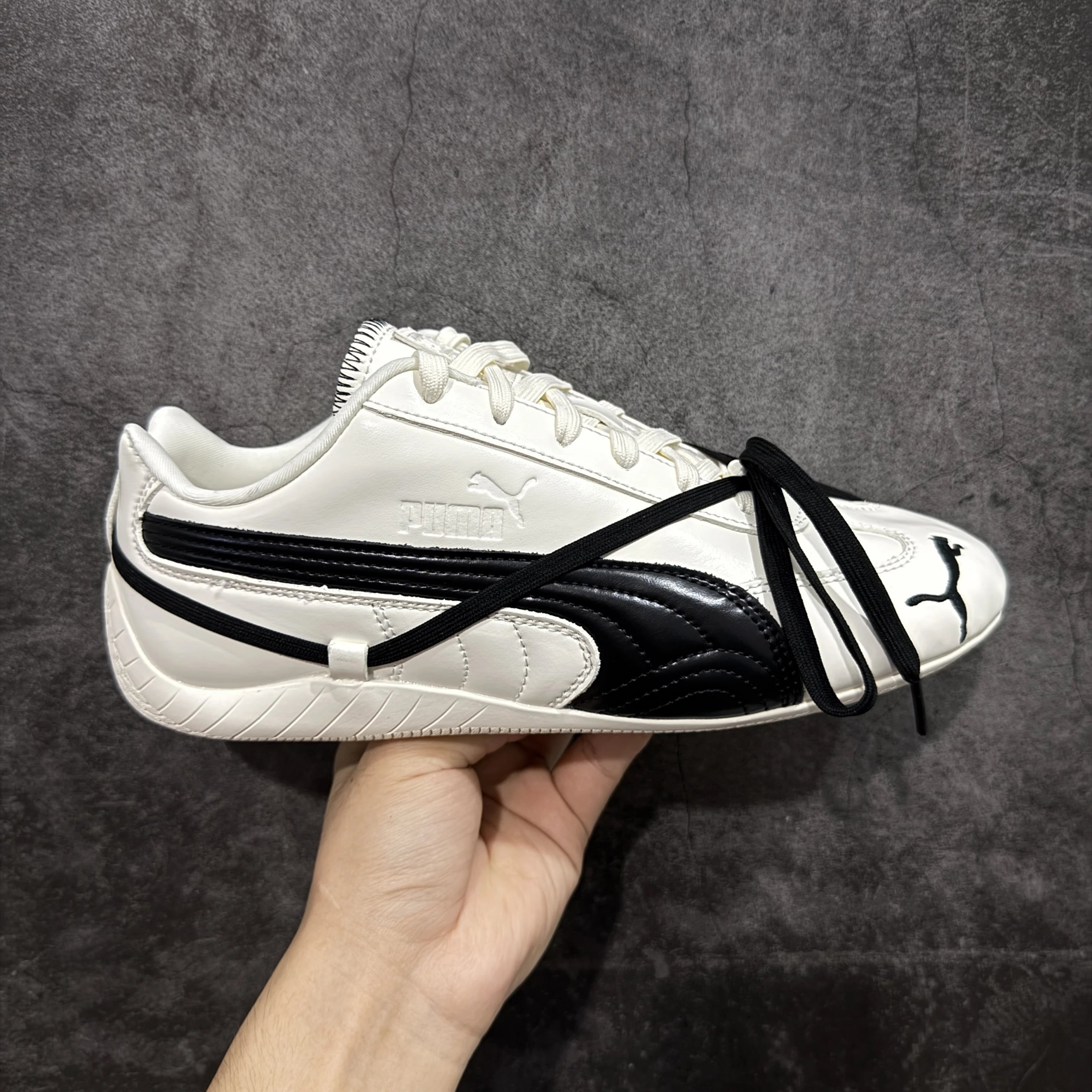 404390-01 white leather surface