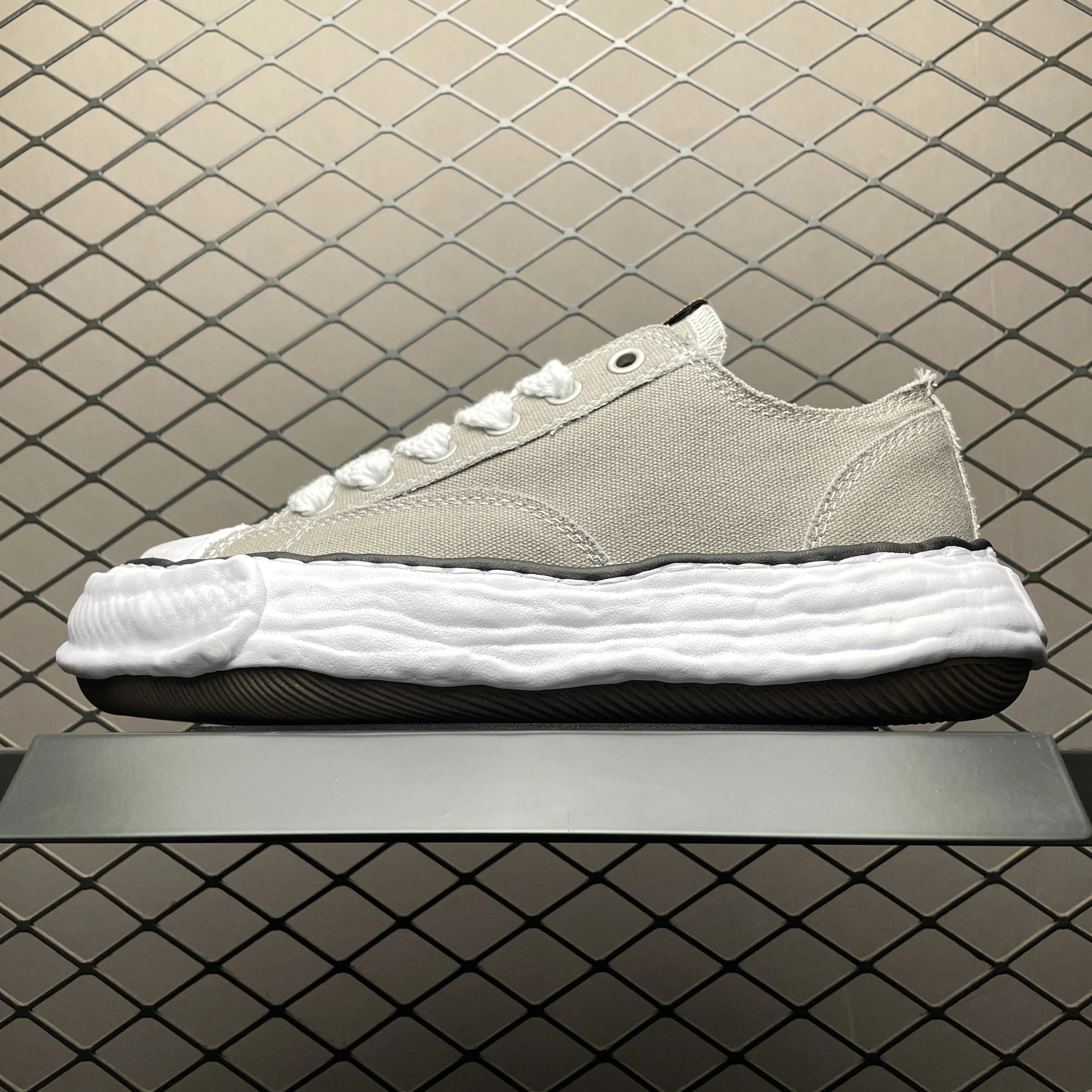 gray-black