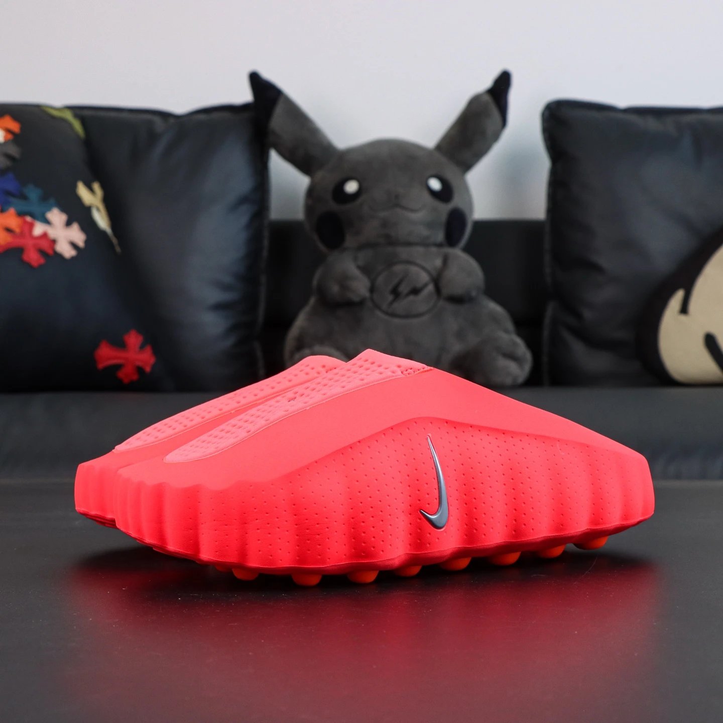 HQ4307-600 Red