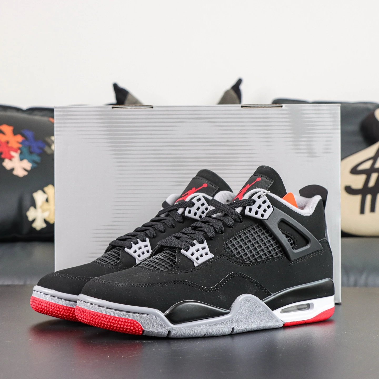 IX8180-001 Black Red 2026