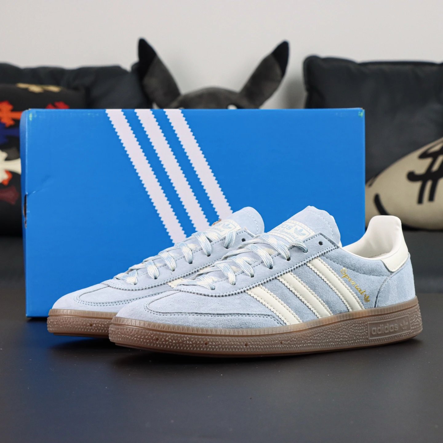 KI5933 Blue White