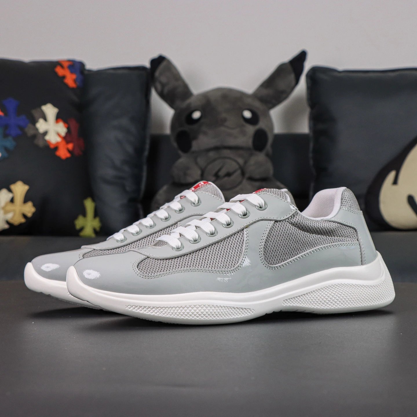 Glossy Gray White
